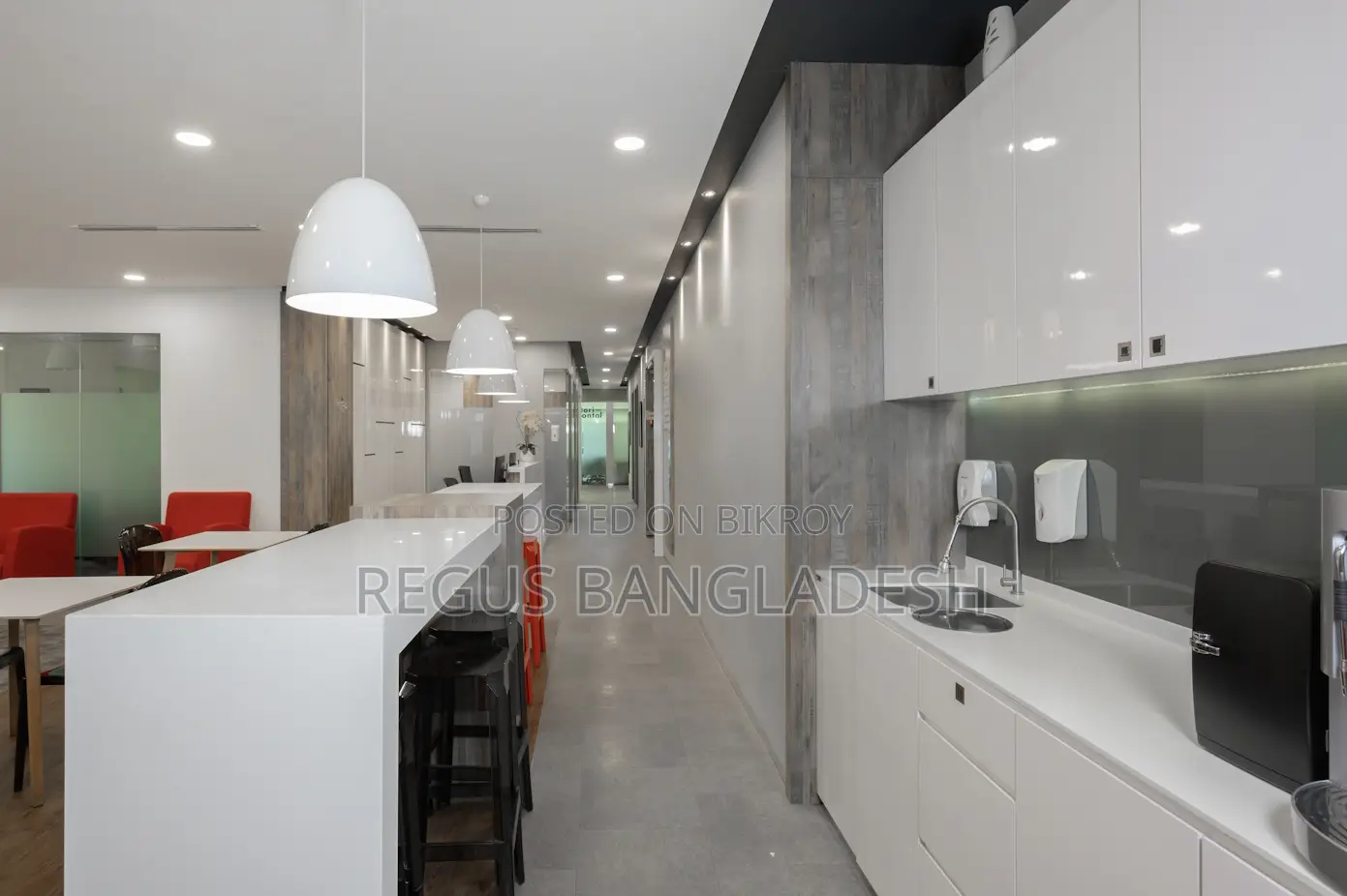 Private Office Space for 5 Persons in Regus Borak Mehanur in Gulshan