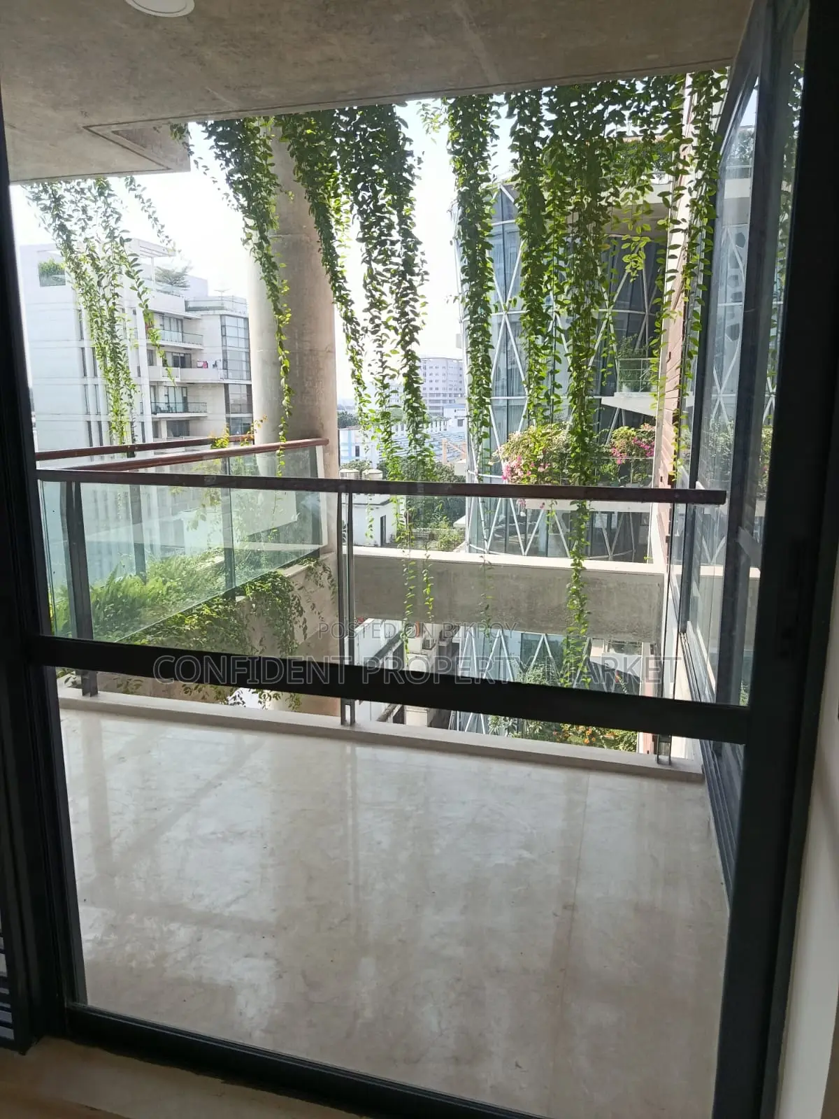 4bdrm Apartment in Baridhara for Sale in Baridhara