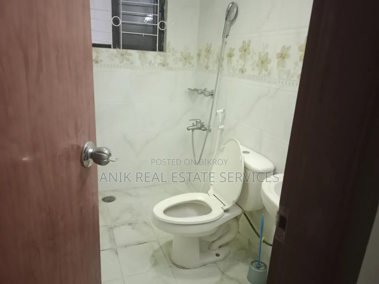 4-bedroom Apartment in Anik Real Estate, Baridhara for Rent in Baridhara