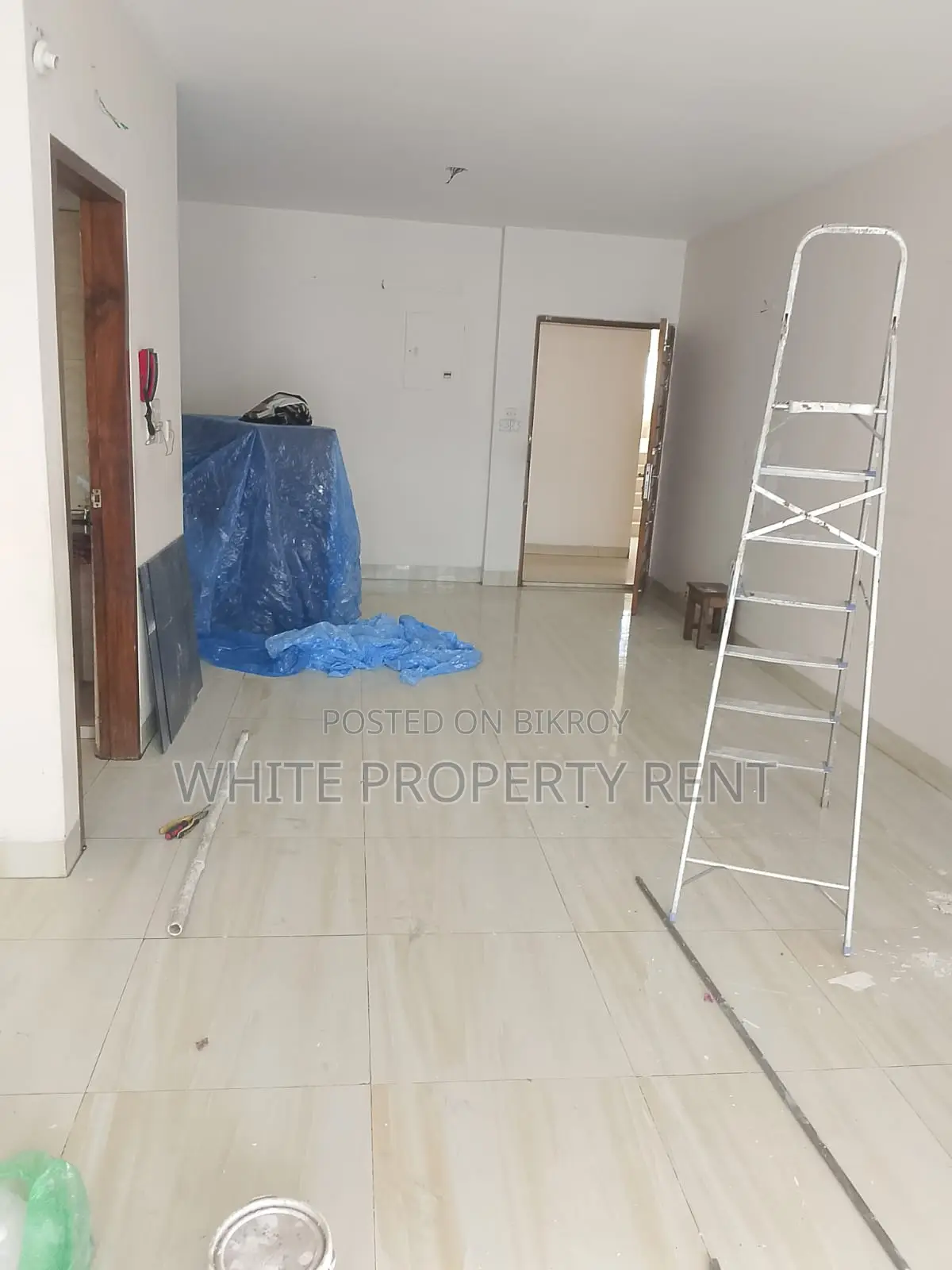 3bdrm Apartment in White Property for sale in Mohammadpur