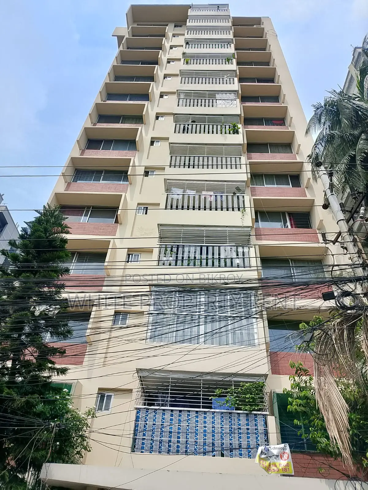 3bdrm Apartment in White Property for sale in Mohammadpur