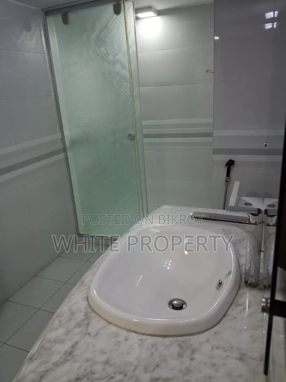 Furnished 3bdrm Apartment in White Property, Banani for Rent in Banani