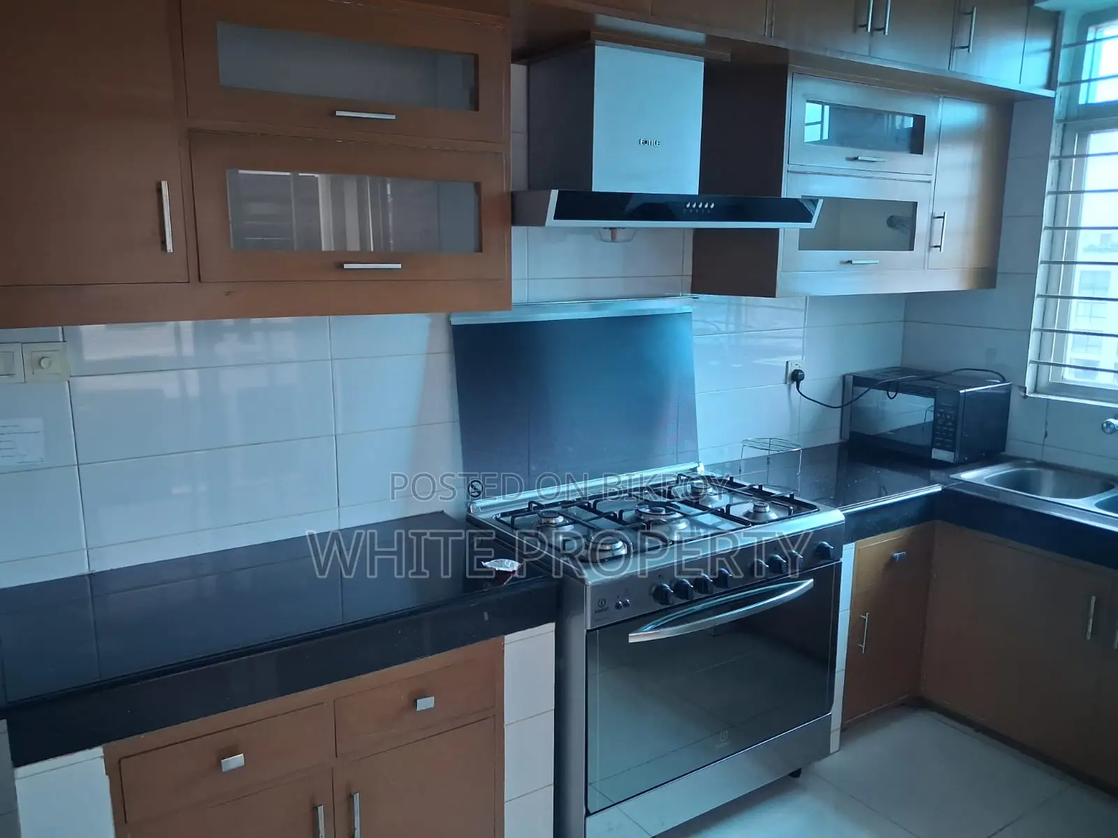 Furnished 3bdrm Apartment in White Property, Banani for Rent in Banani
