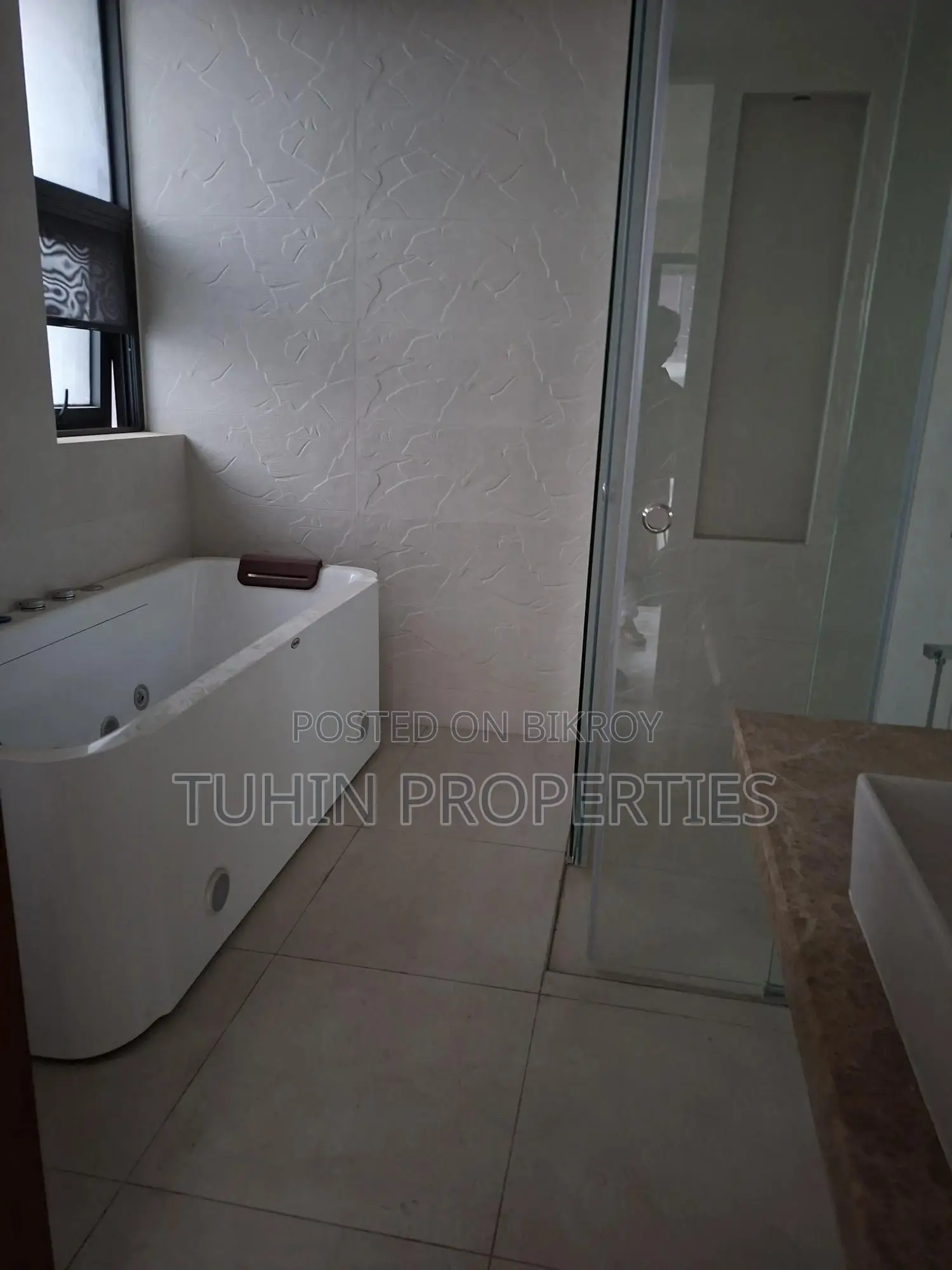 3bdrm Apartment in Baridhara for Rent in Baridhara
