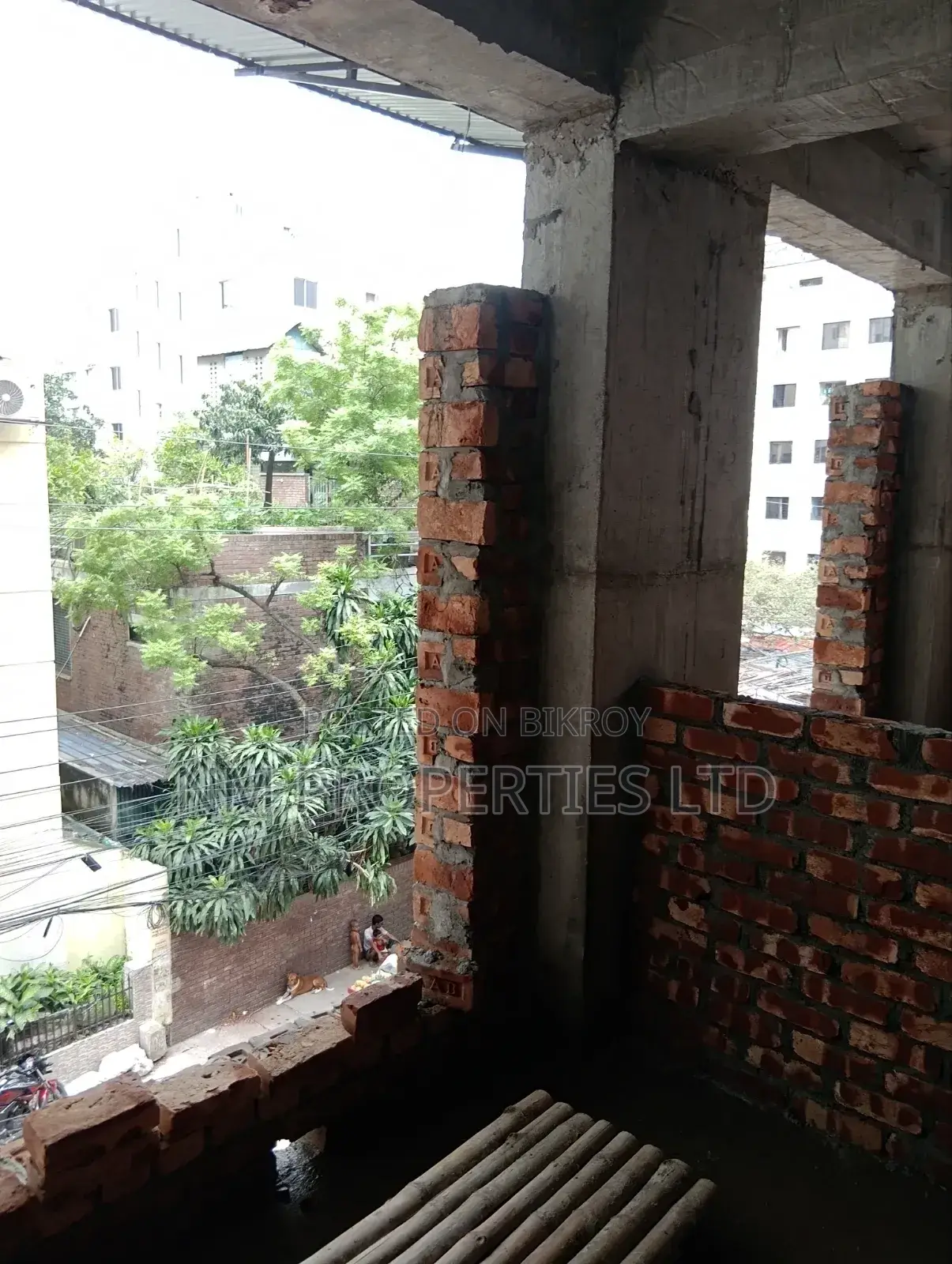 Furnished 3bdrm Apartment in Barak Molla Mor, 60 Feet Road for Sale in 60 Feet Road