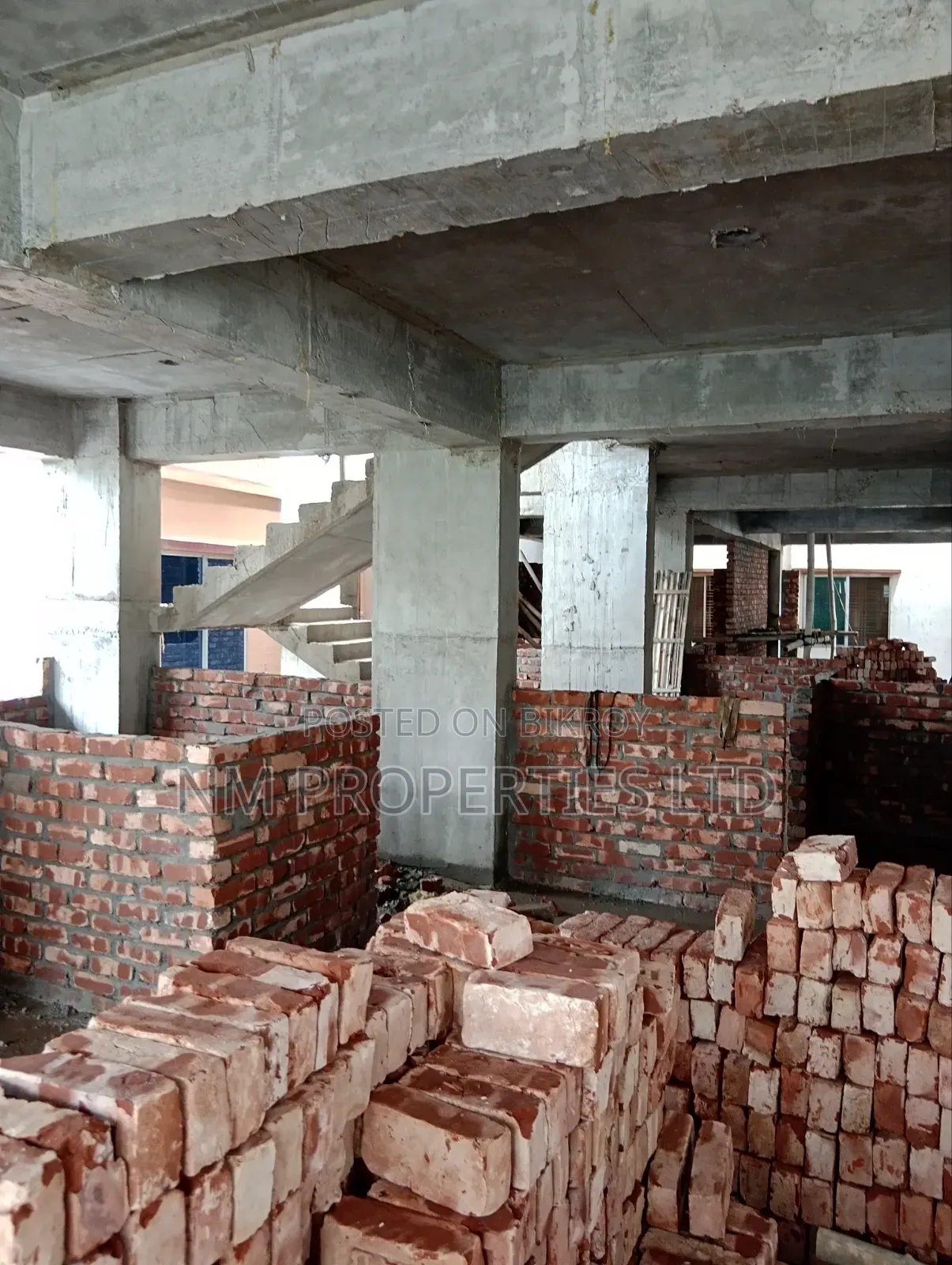 Furnished 3bdrm Apartment in Barak Molla Mor, 60 Feet Road for Sale in 60 Feet Road