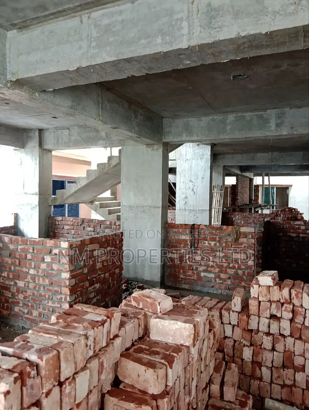 Furnished 3bdrm Apartment in Barak Molla Mor, 60 Feet Road for Sale in 60 Feet Road