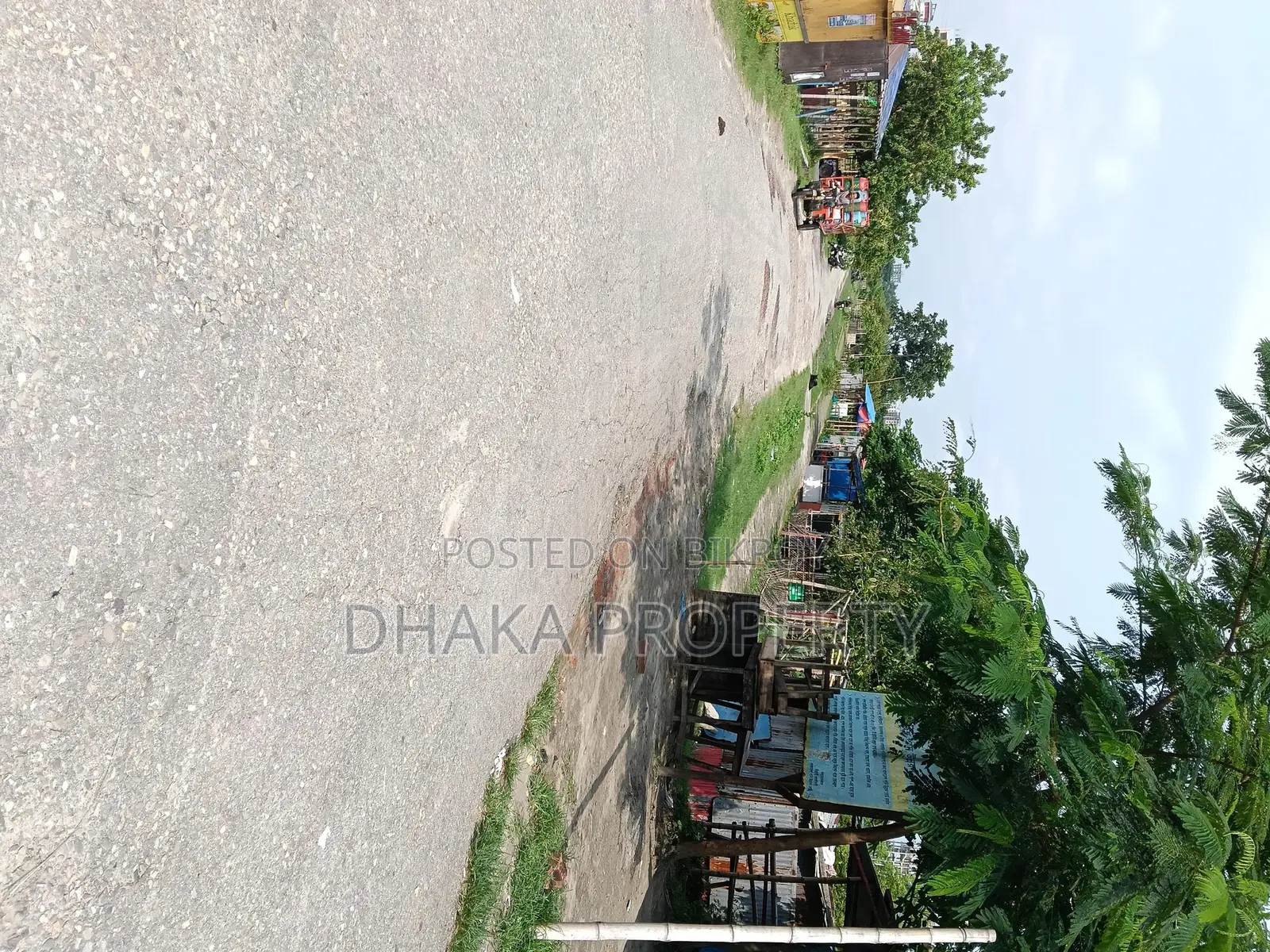 150ft Expressway 5 Katha North at Sector-28 in Purbachal