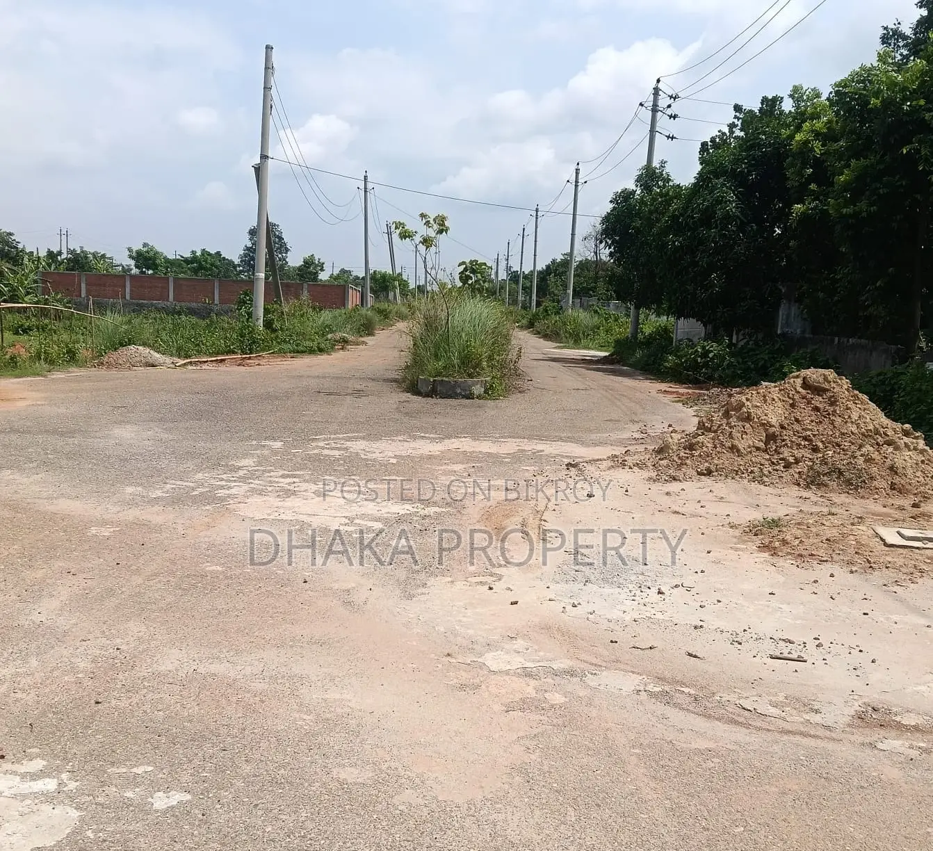 On 75ft Rd South Facing 3 Katha Sector-15 in Purbachal