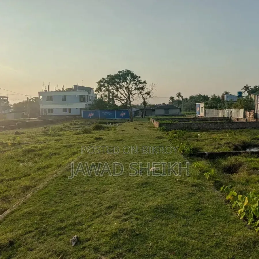 Residential plot for sale measuring 2.5 to 5 decimals with 3-sided and 2-sided road access in Horintana Thana