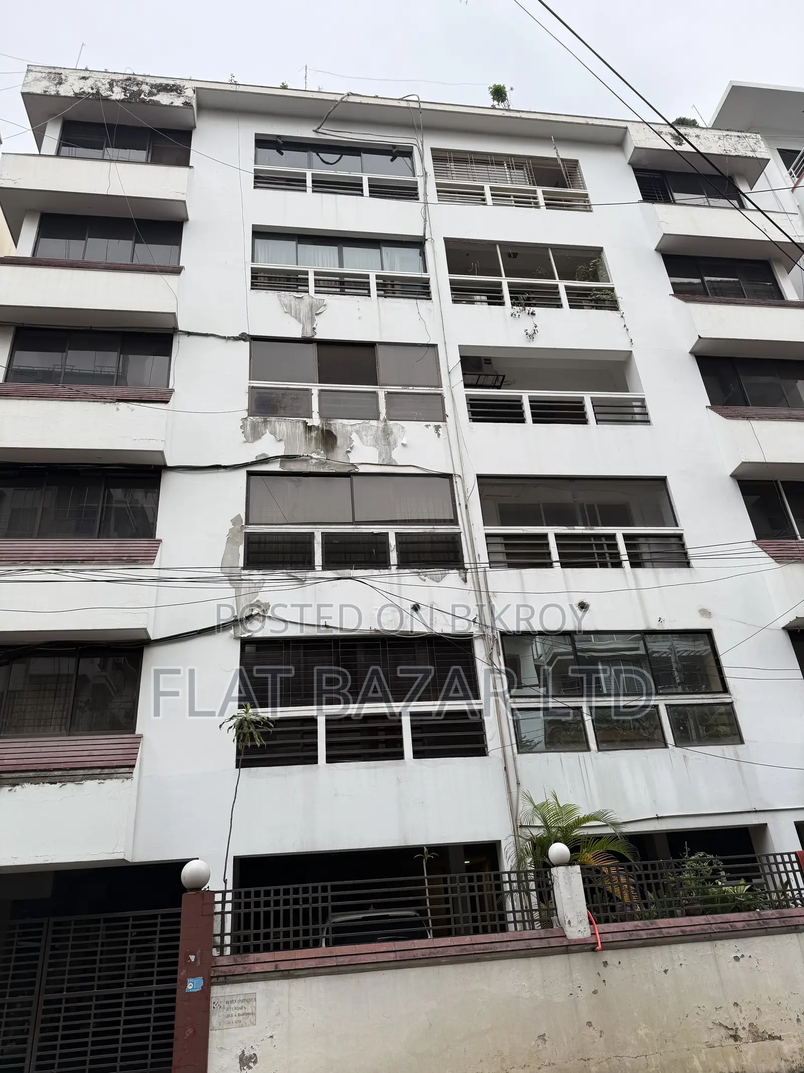 20-bedroom Apartment in Residential, Baridhara for Sale in Baridhara
