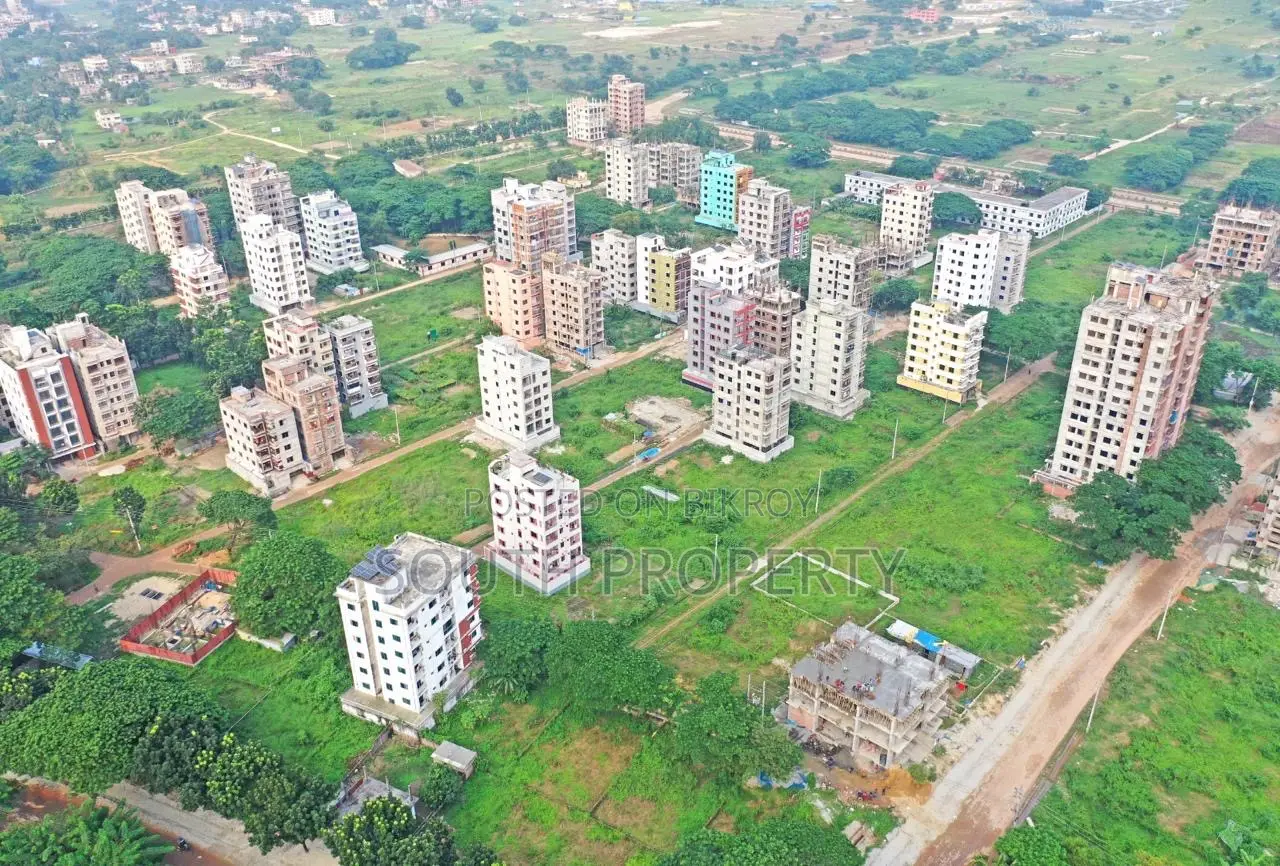 3 Katha South-Facing Plot for Sale in Manda Green Model Town near Motijheel in Manda