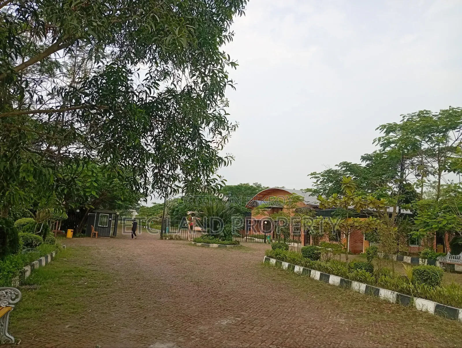 3-Bedroom Apartment in Nimtola, Mawa Highway for Sale in Mawa Highway