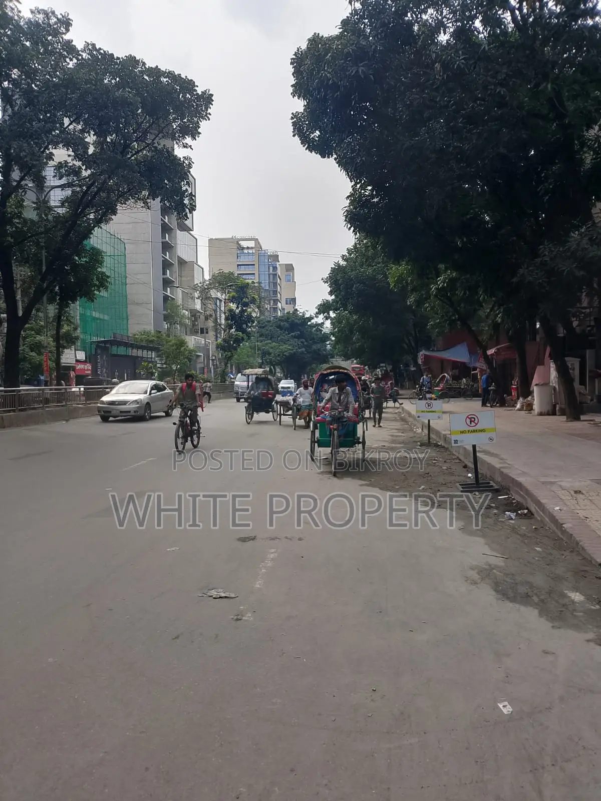 Commercial Space for Sale at Dhanmondi Satmosjid Road in Dhanmondi
