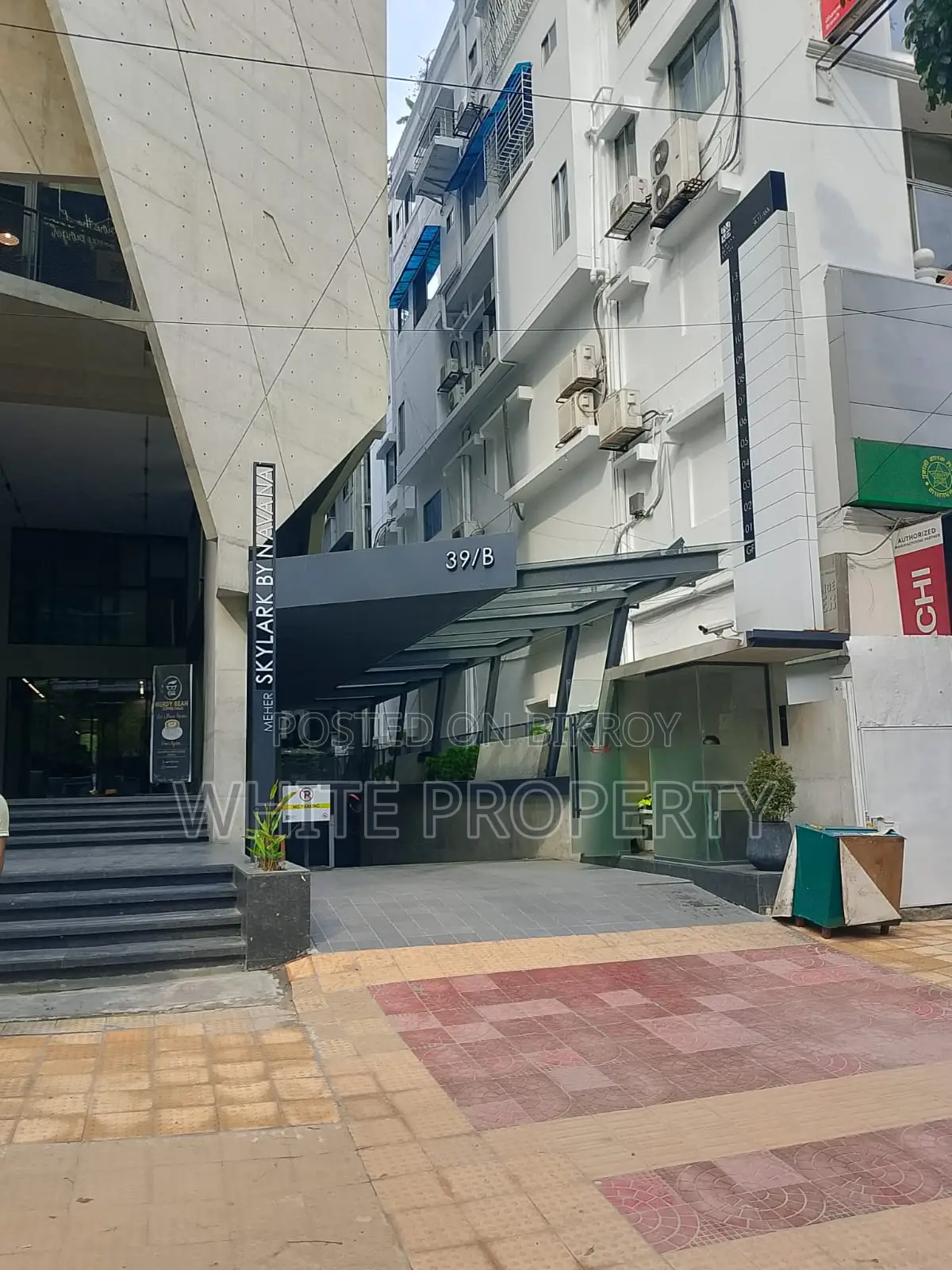 Commercial Space for Sale at Dhanmondi Satmosjid Road in Dhanmondi