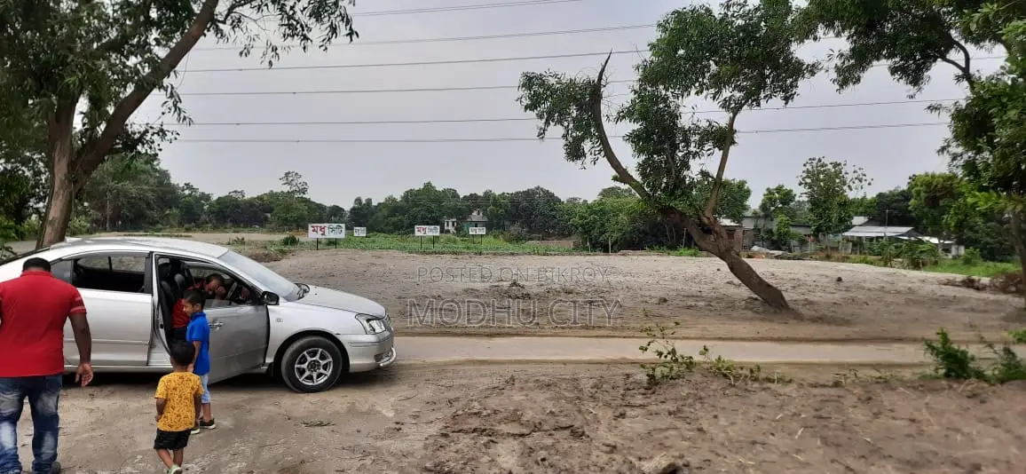 Buy a plot in the middle of the month with easy installments at a special discount in Mohammadpur