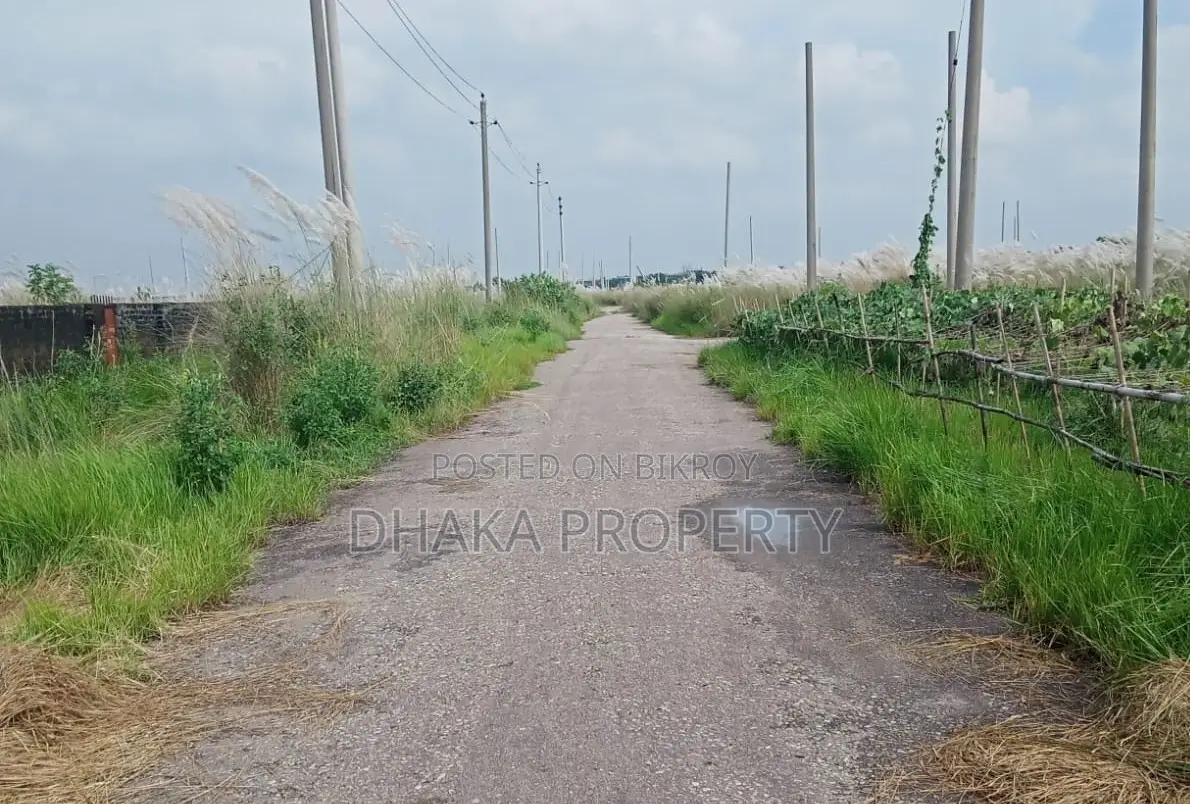 Semi Corner 3 Katha North/East at Sector-28 in Purbachal