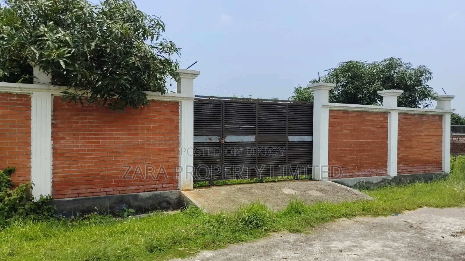 Damaged 3 katha plot in Sector 8. in Purbachal