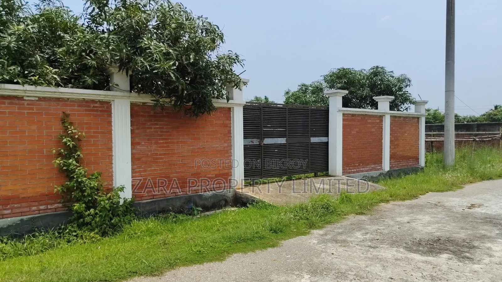 Damaged 3 katha plot in Sector 8. in Purbachal