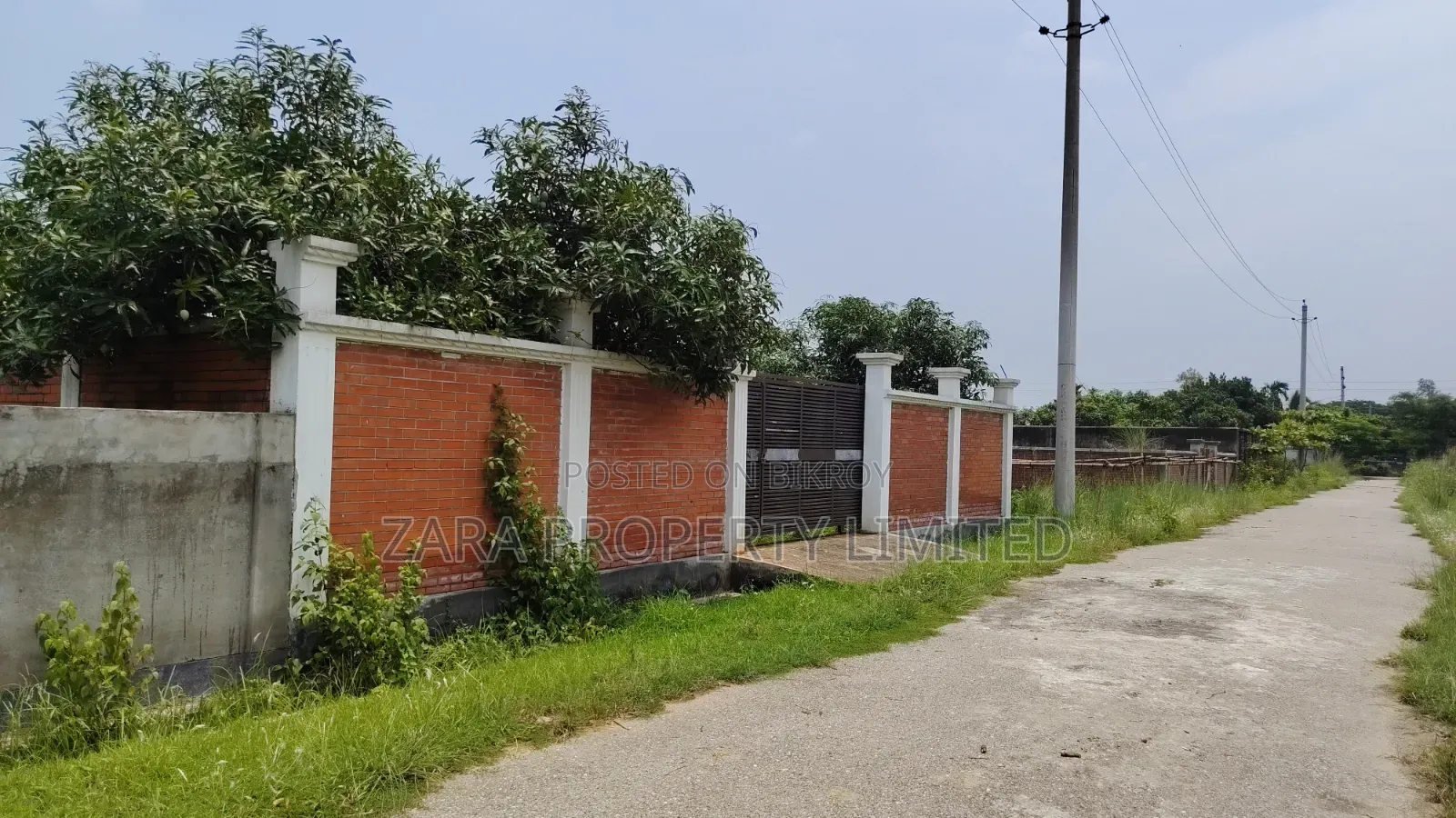 Damaged 3 katha plot in Sector 8. in Purbachal