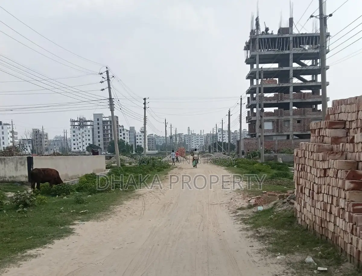 60ft Road 3 Katha Park View South at Sector-17/B. in Uttara