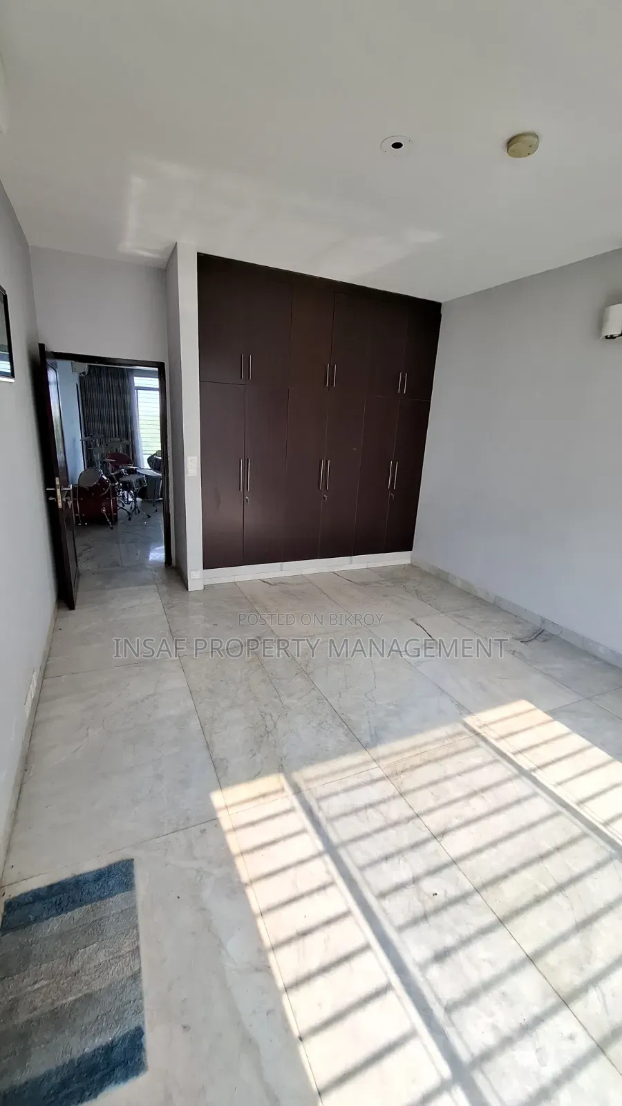 4-Bedroom Apartment in Insaf Property, Gulshan for Rent in Gulshan