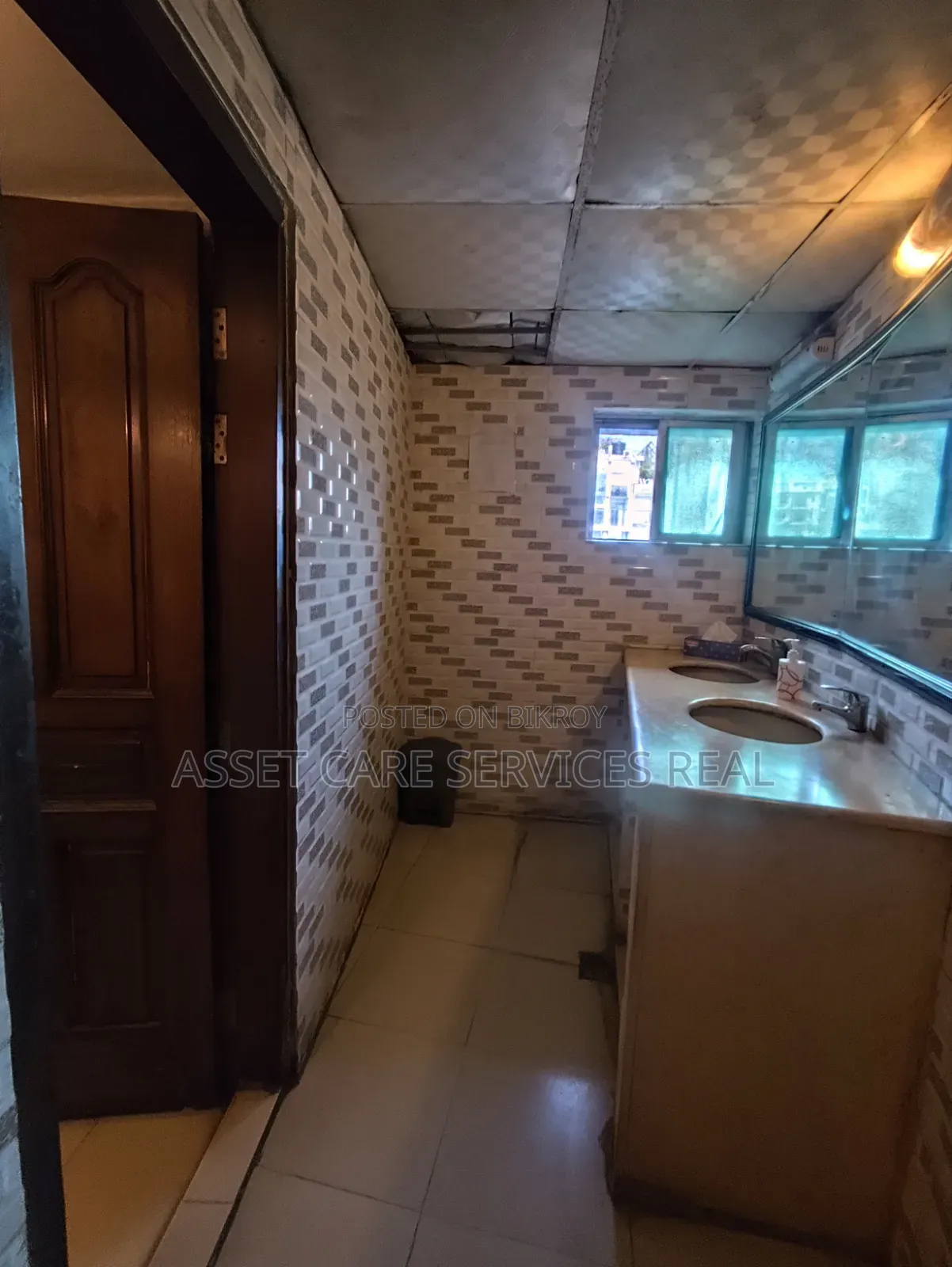 2850-SQFT Furnished Restaurant Commercial Space Rent Banani Road-11 in Banani