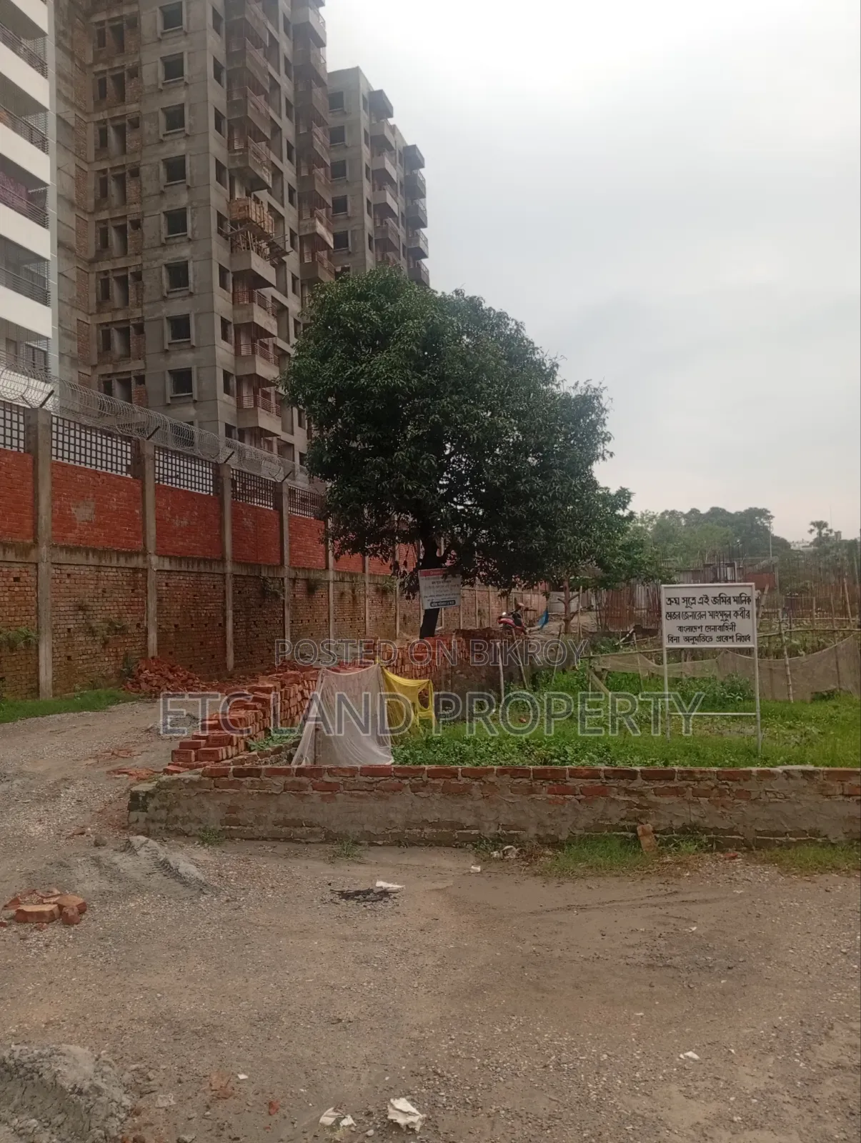 3-Bedroom Apartment in Nimtola, Mawa Highway for Sale in Mawa Highway