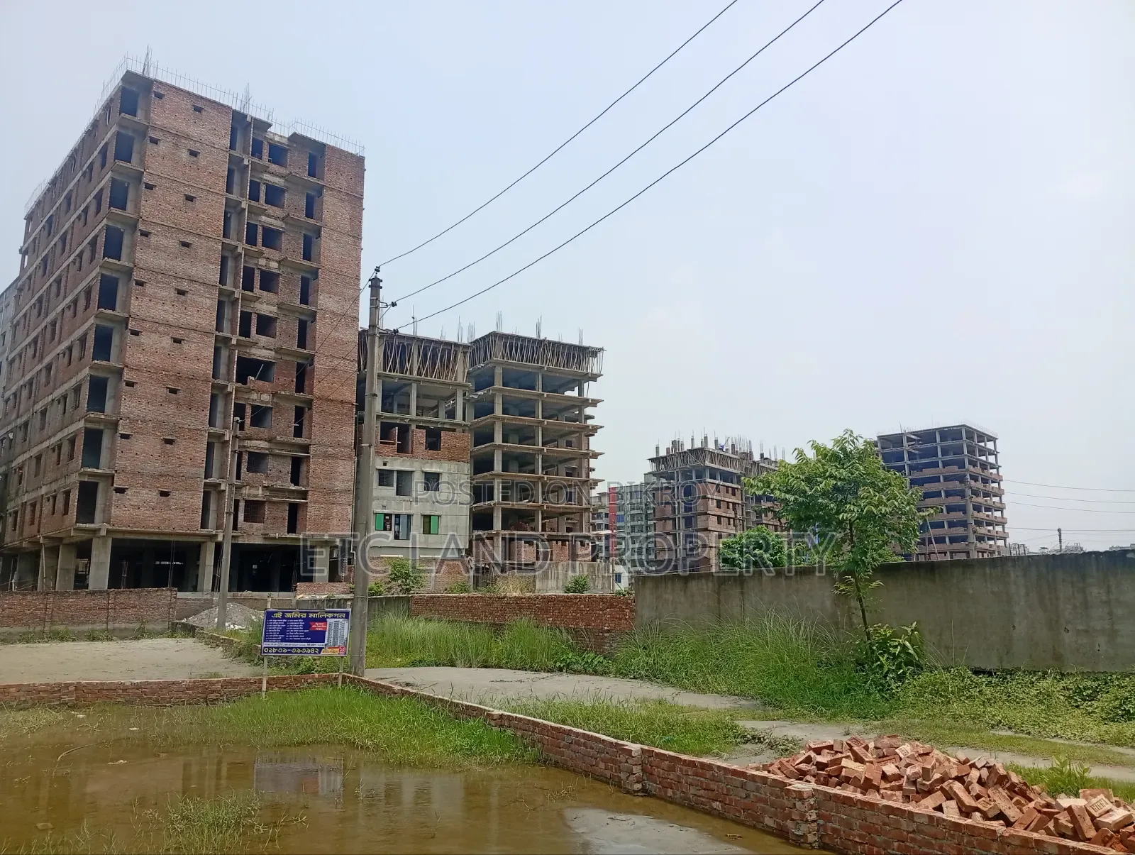 3-Bedroom Apartment in Nimtola, Mawa Highway for Sale in Mawa Highway