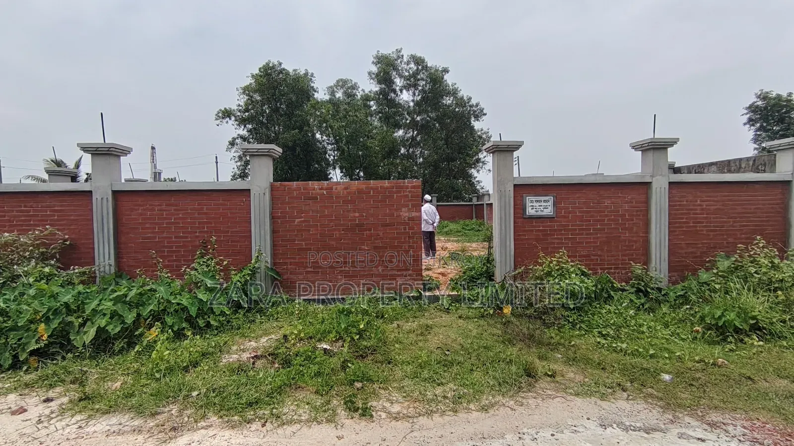 South-facing corner 10 Katha plot in Sector 10. in Purbachal