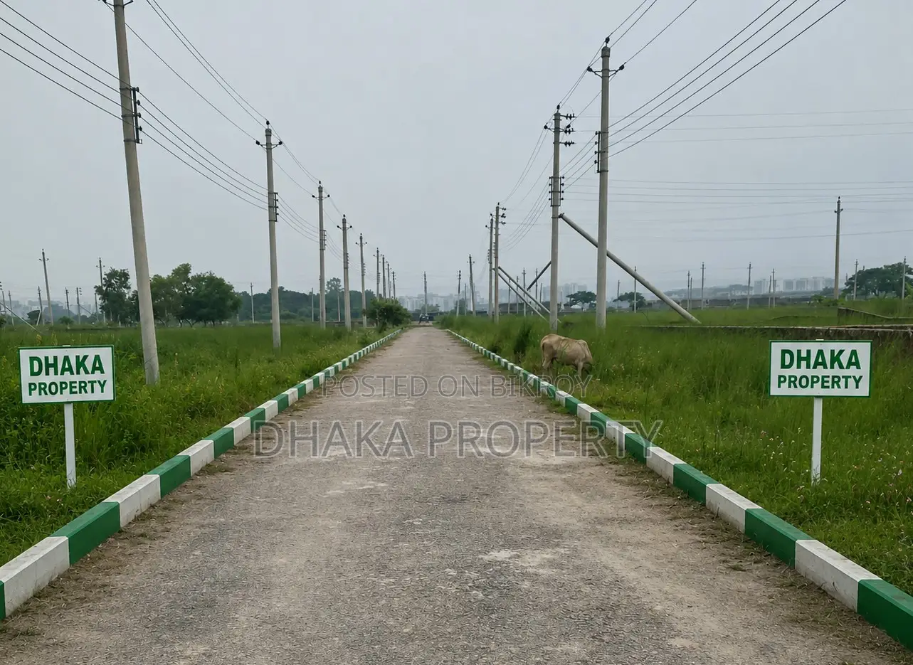 30ft Road 3 Katha Lake North at Sector-17/G in Uttara