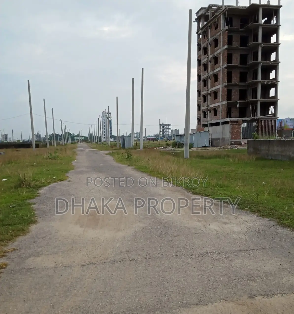 Nearby 6 Avenue 3 Katha South at Sector-17/H in Uttara