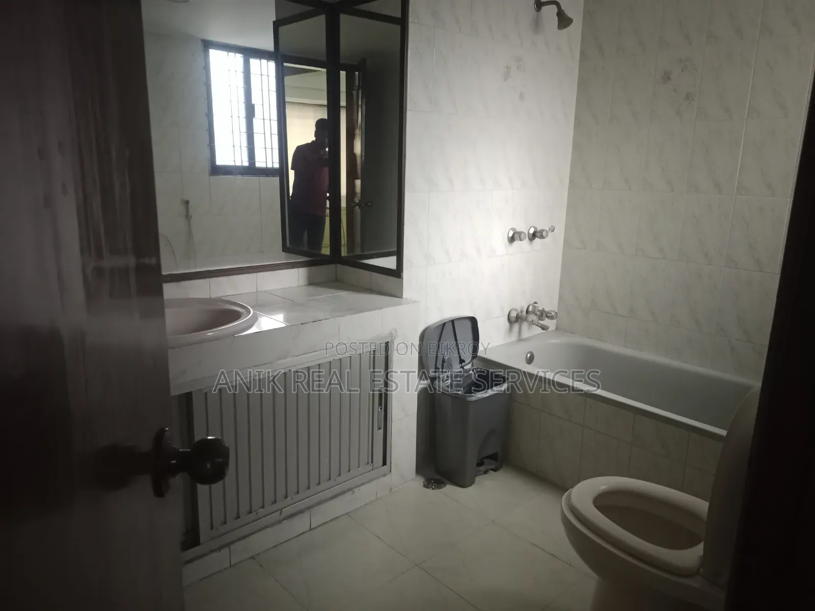 Luxurious 2800 Sft Office Space Rent At Gulshan in Gulshan