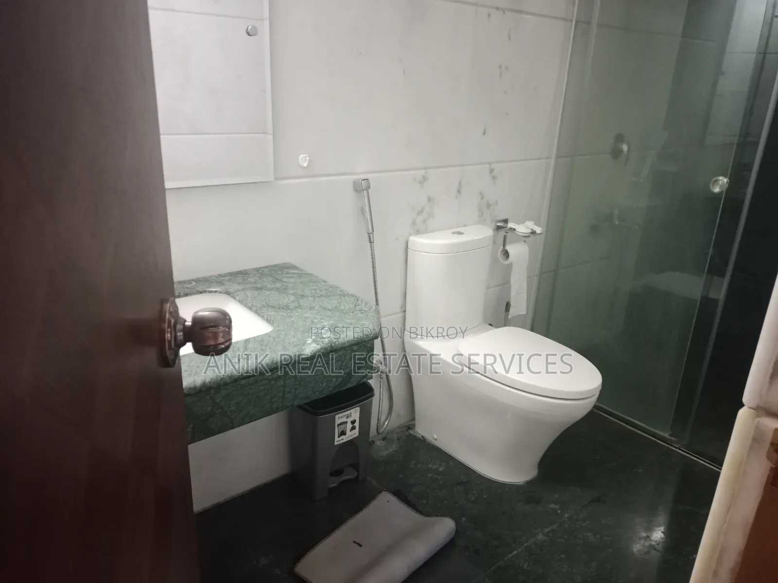 Luxurious Semi-Furnished Office Space for Rent at Gulshan 2 in Gulshan