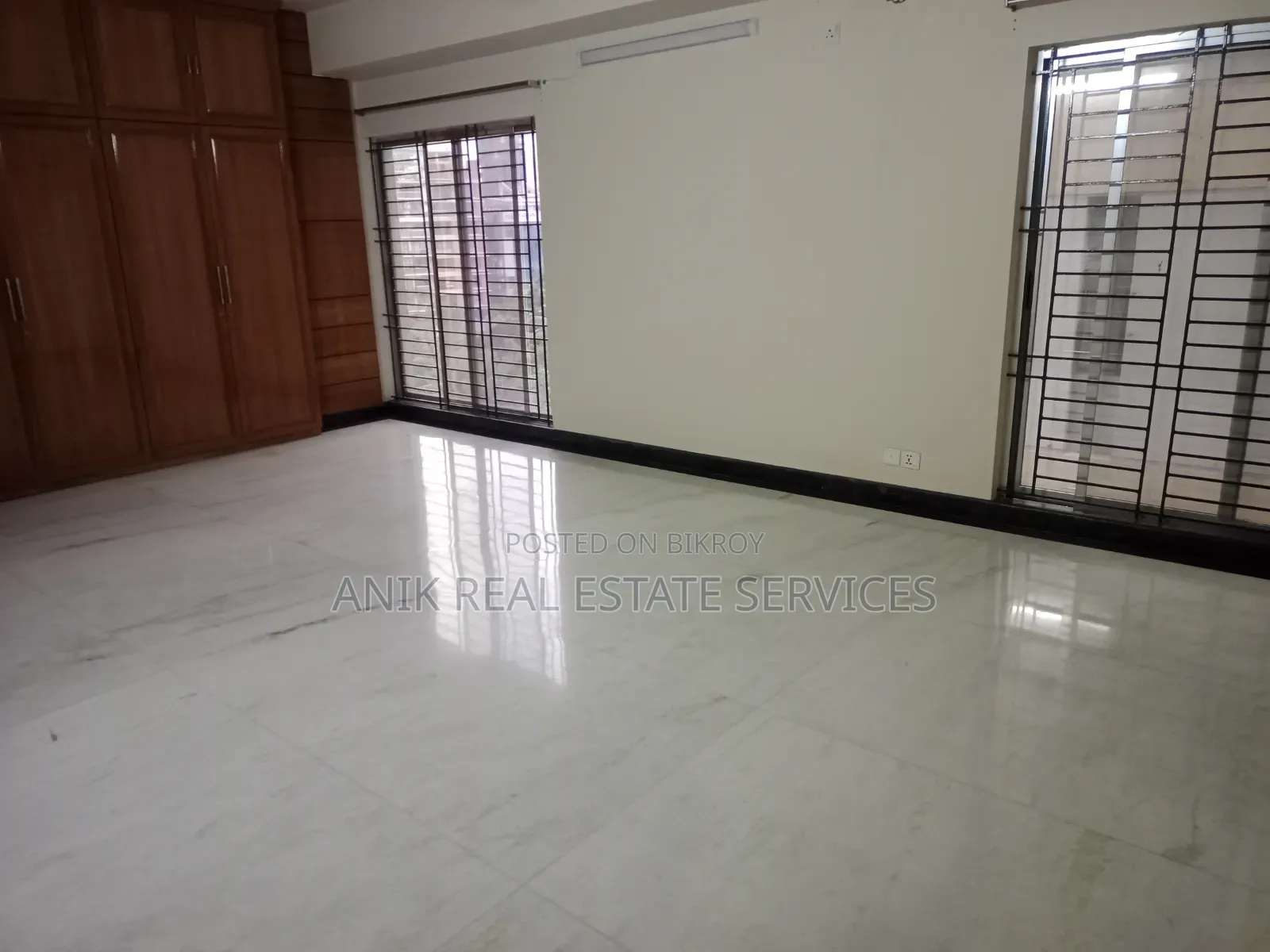 Luxurious Semi-Furnished Office Space for Rent at Gulshan 2 in Gulshan