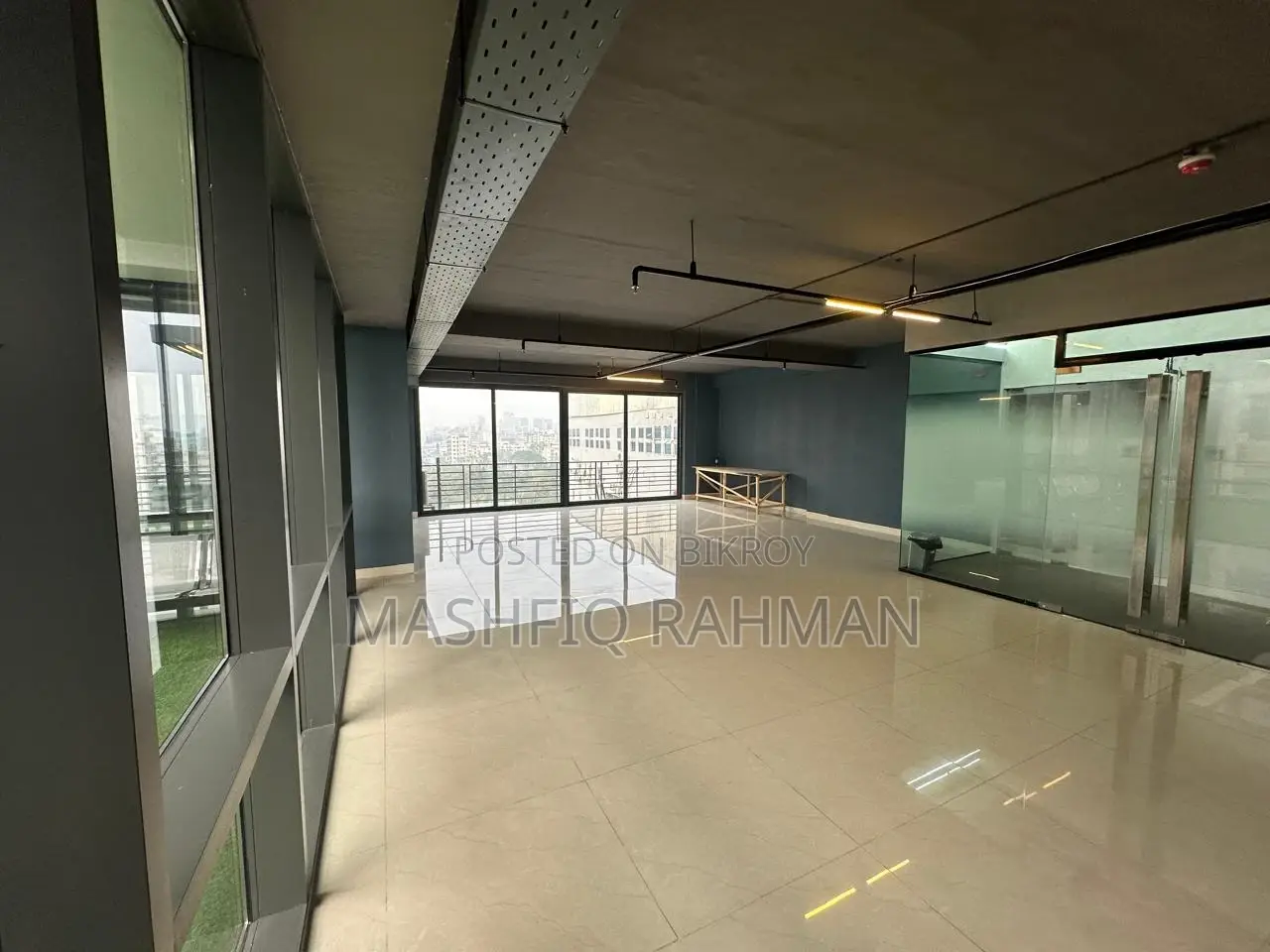 Renowned Commercial Building Office Space for Rent in a Prime Location in Mohakhali
