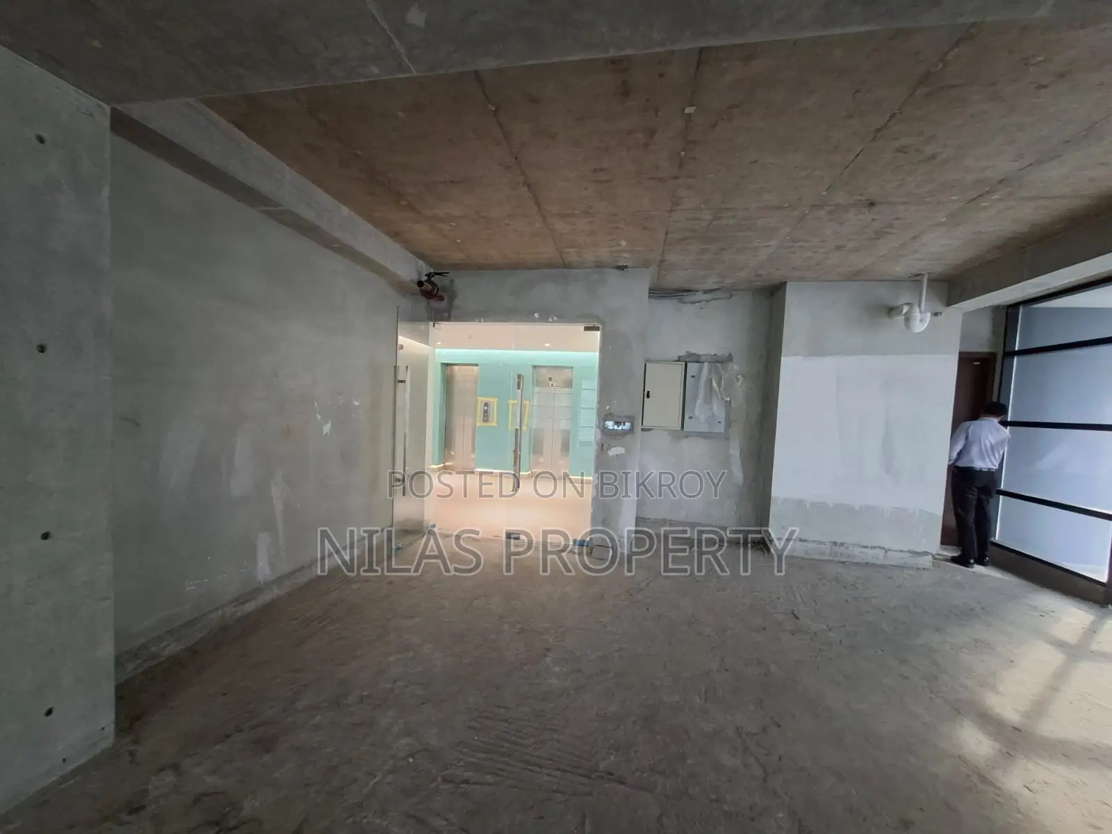 Prime 2nd Floor Commercial Space Rent In Dhanmondi in Dhanmondi