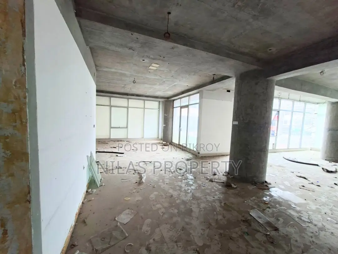 Prominent 2nd Floor 4000 SFT Commercial Space Rent in Dhanmondi in Dhanmondi