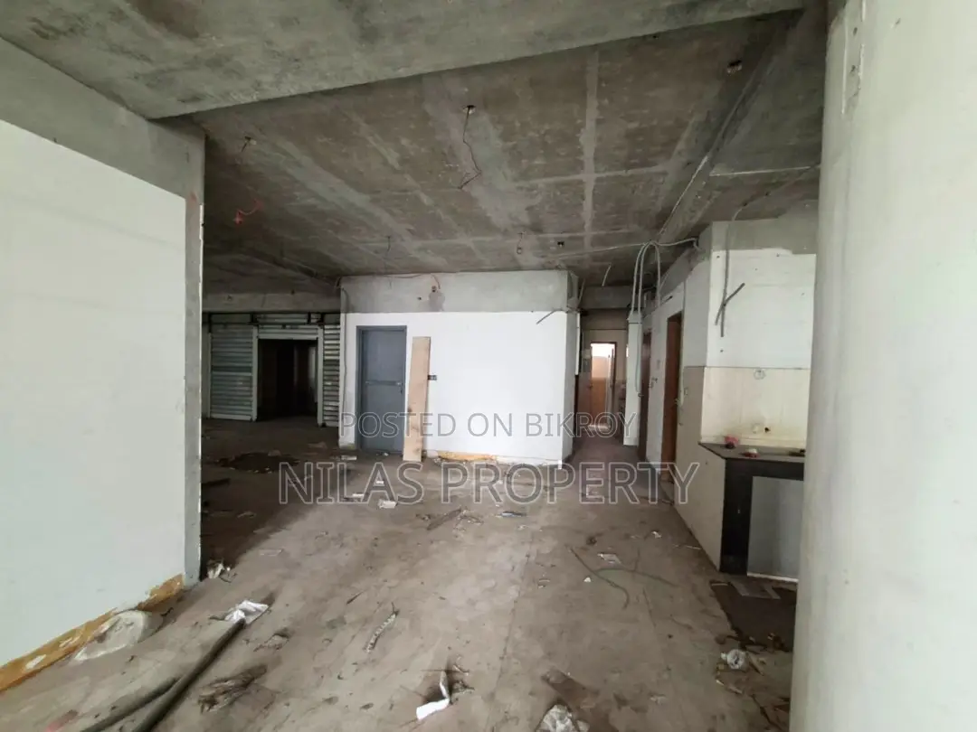 Prominent 2nd Floor 4000 SFT Commercial Space Rent in Dhanmondi in Dhanmondi