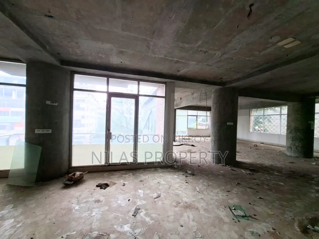 Prominent 2nd Floor 4000 SFT Commercial Space Rent in Dhanmondi in Dhanmondi