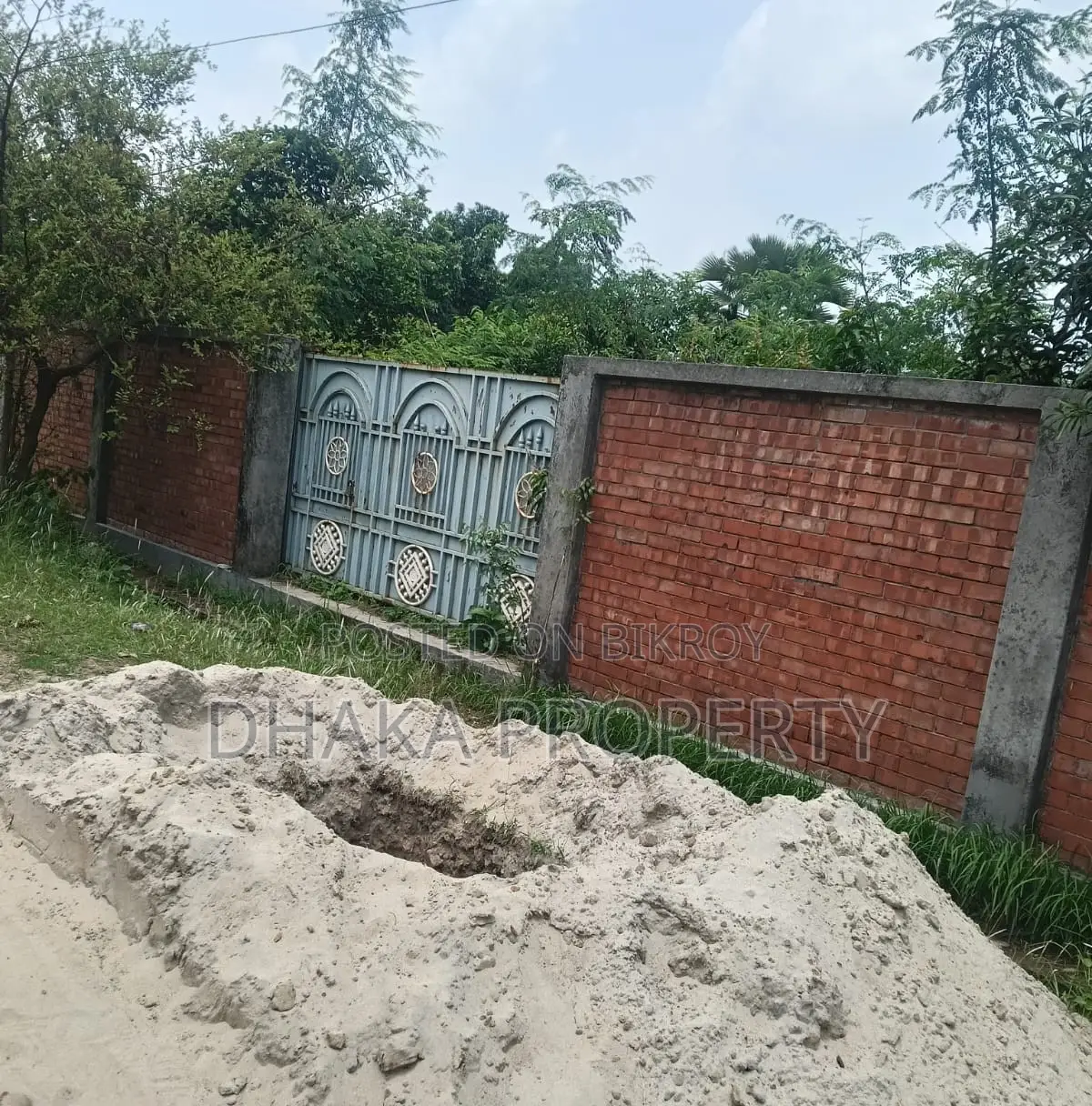 30ft Road 5 Katha Park South at Sector-11 in Purbachal