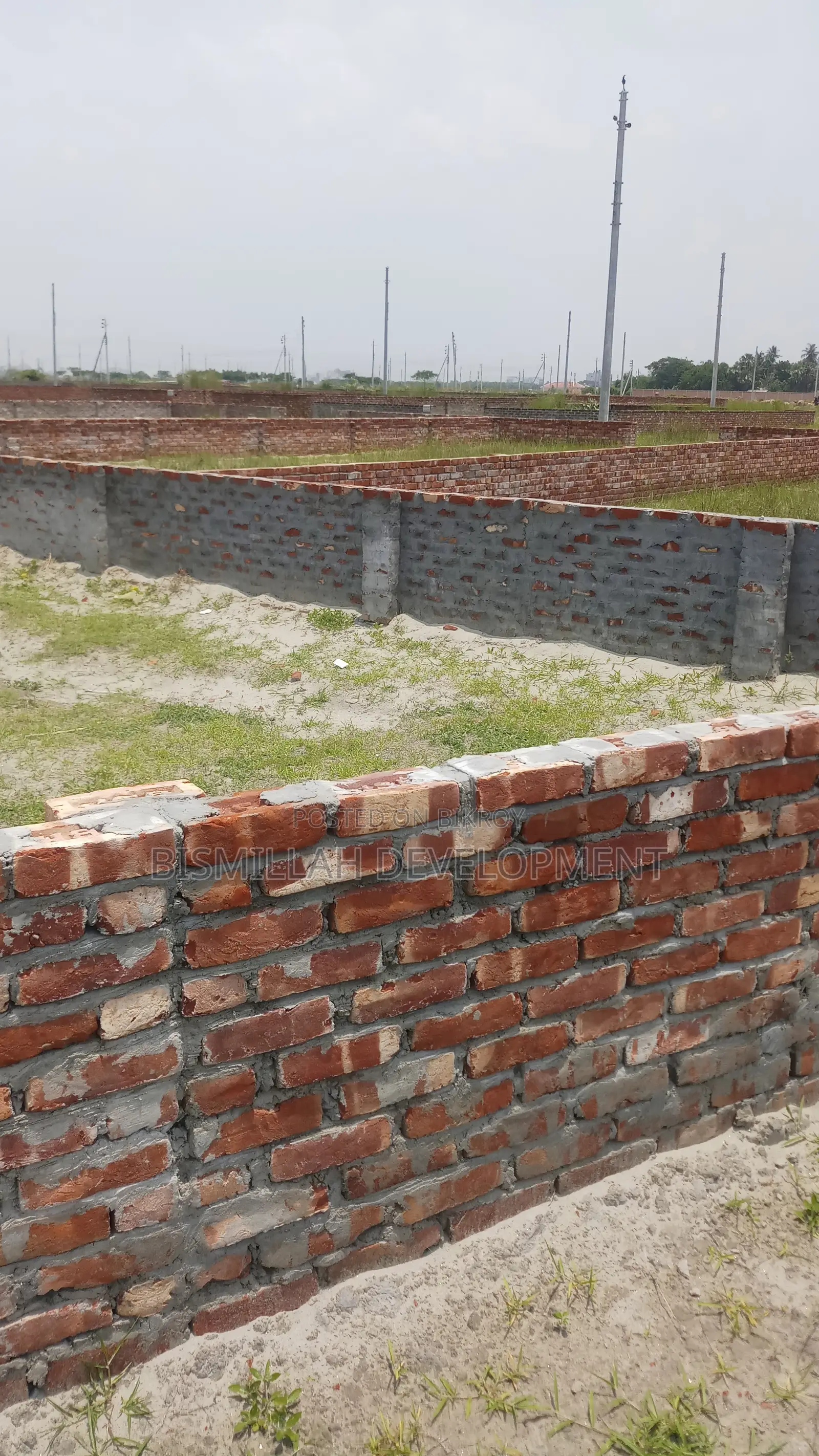 Land Sale at Bashundhara R/A in Basundhara