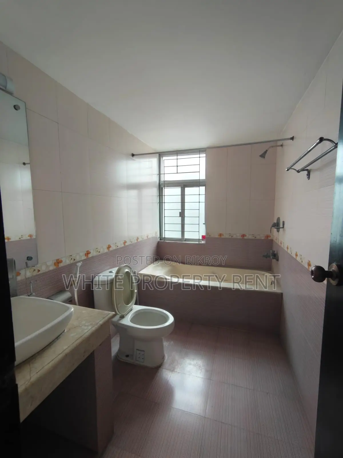 4-Bedroom Apartment in White Property, Gulshan for Rent in Gulshan