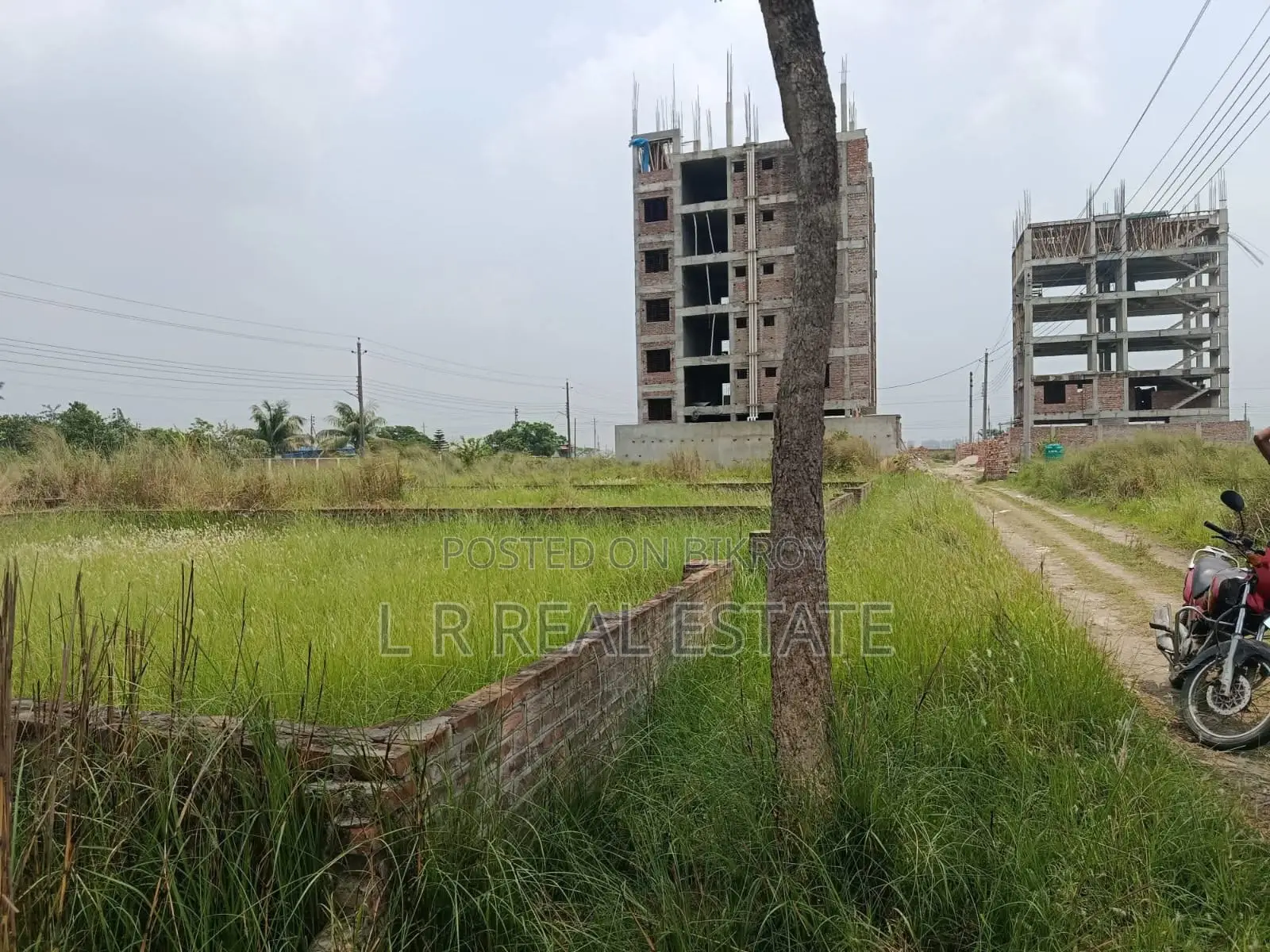 ব্লক-এন,৩-কাঠা,দক্ষিন-মুখি,নেয়ার; স্পোর্টস কমপ্লেক্স ,বসুন্ধরা আ/এ in Basundhara