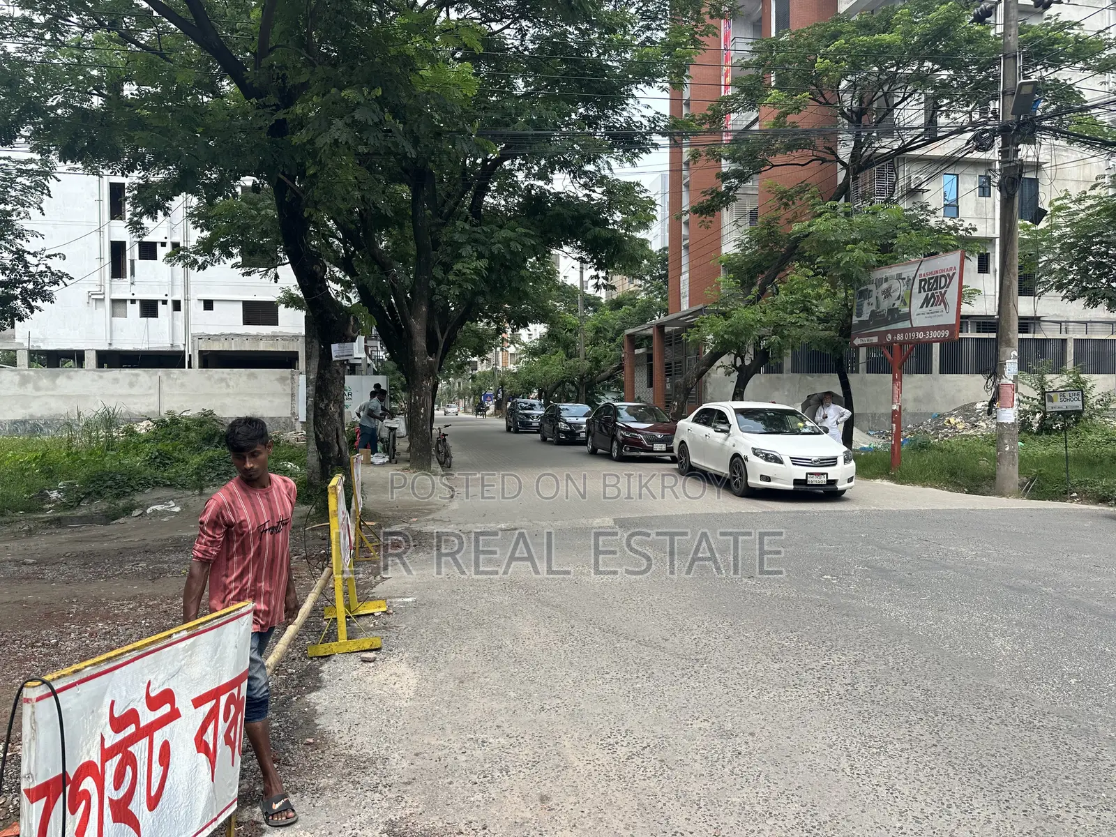Block-J, 5-Katha, 40'x40' Road Corner Plot for Urgent Sale, Bashundhara R/A in Basundhara
