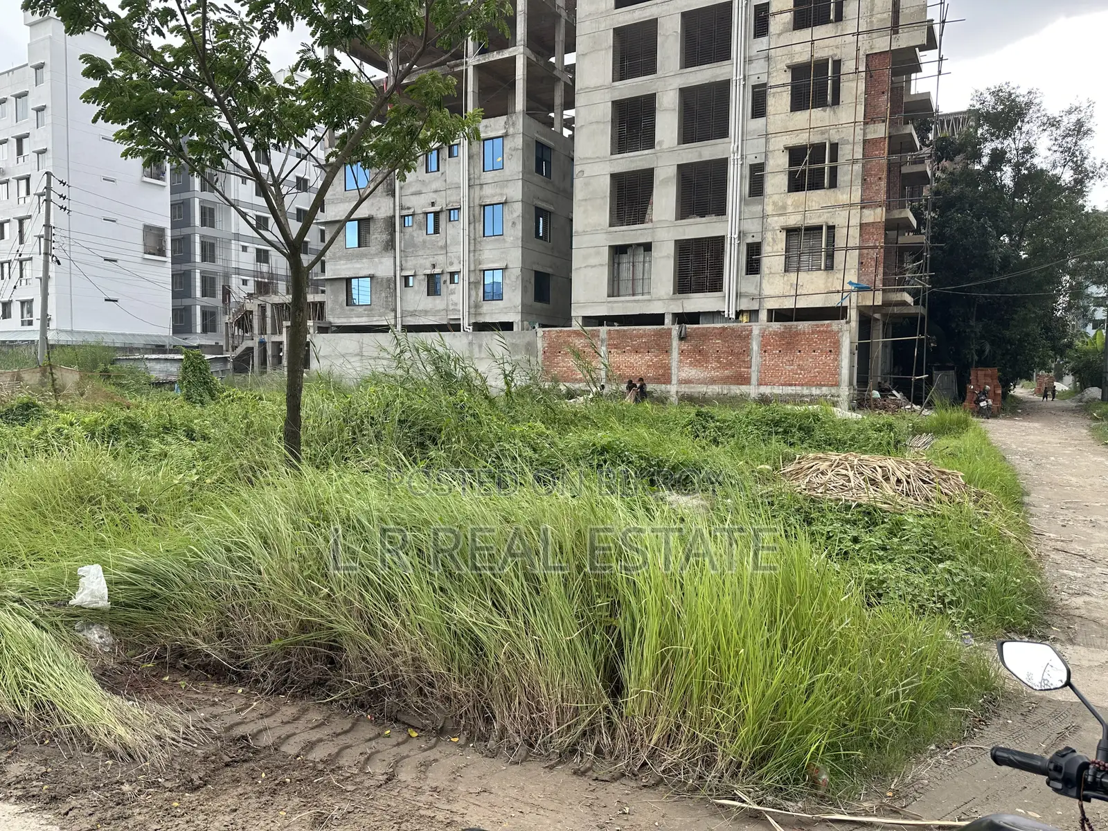 Block-M, 3-Katha, 40'25' Road Corner, G+7 Plan Passed, Bashundhara R/A in Basundhara