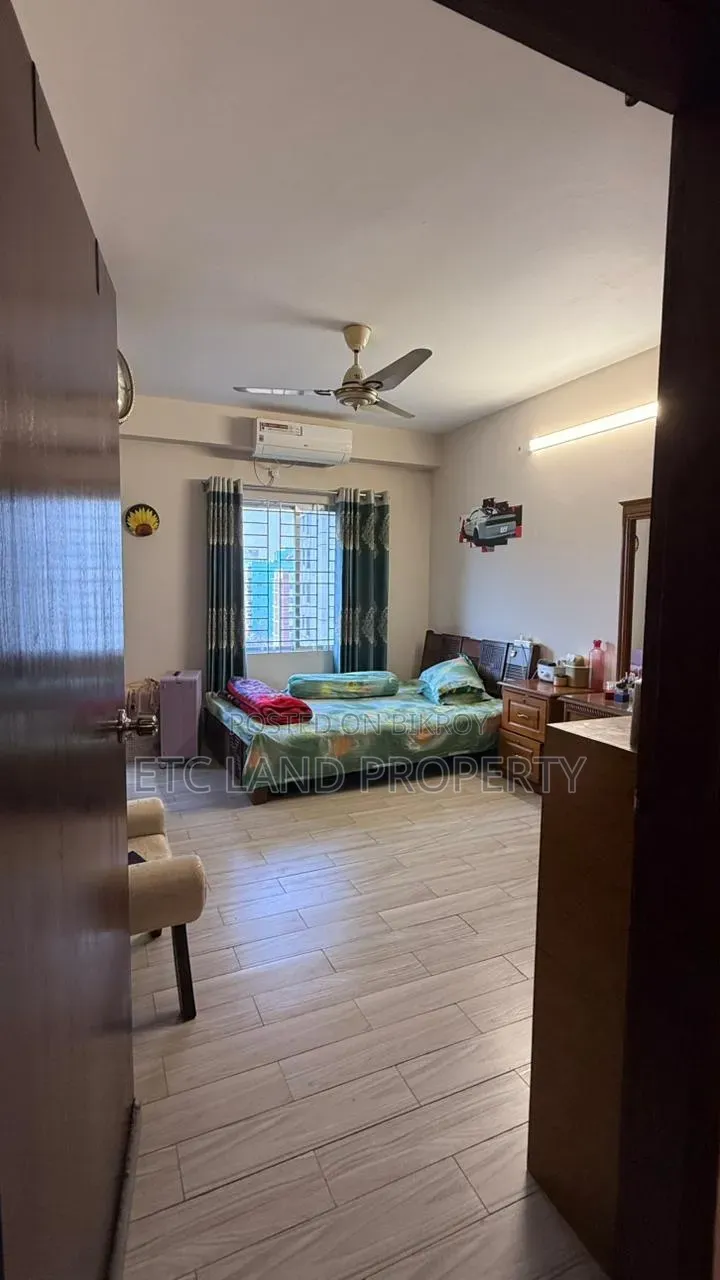 4-bedroom Apartment in Pirerbugh, Agargaon for Sale in Agargaon
