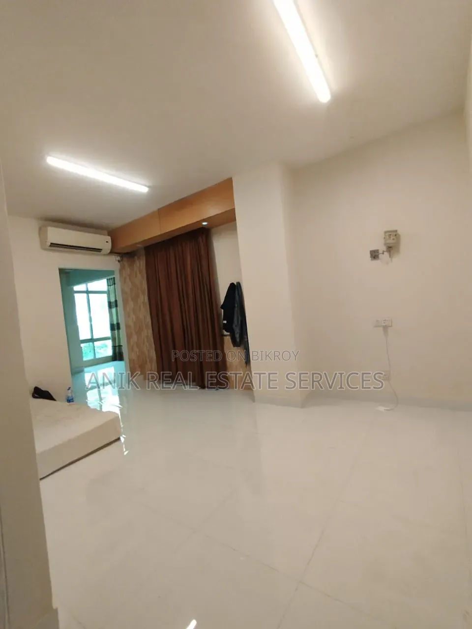 900 SFT Semi-Furnished Office Space for Rent at Gulshan in Gulshan