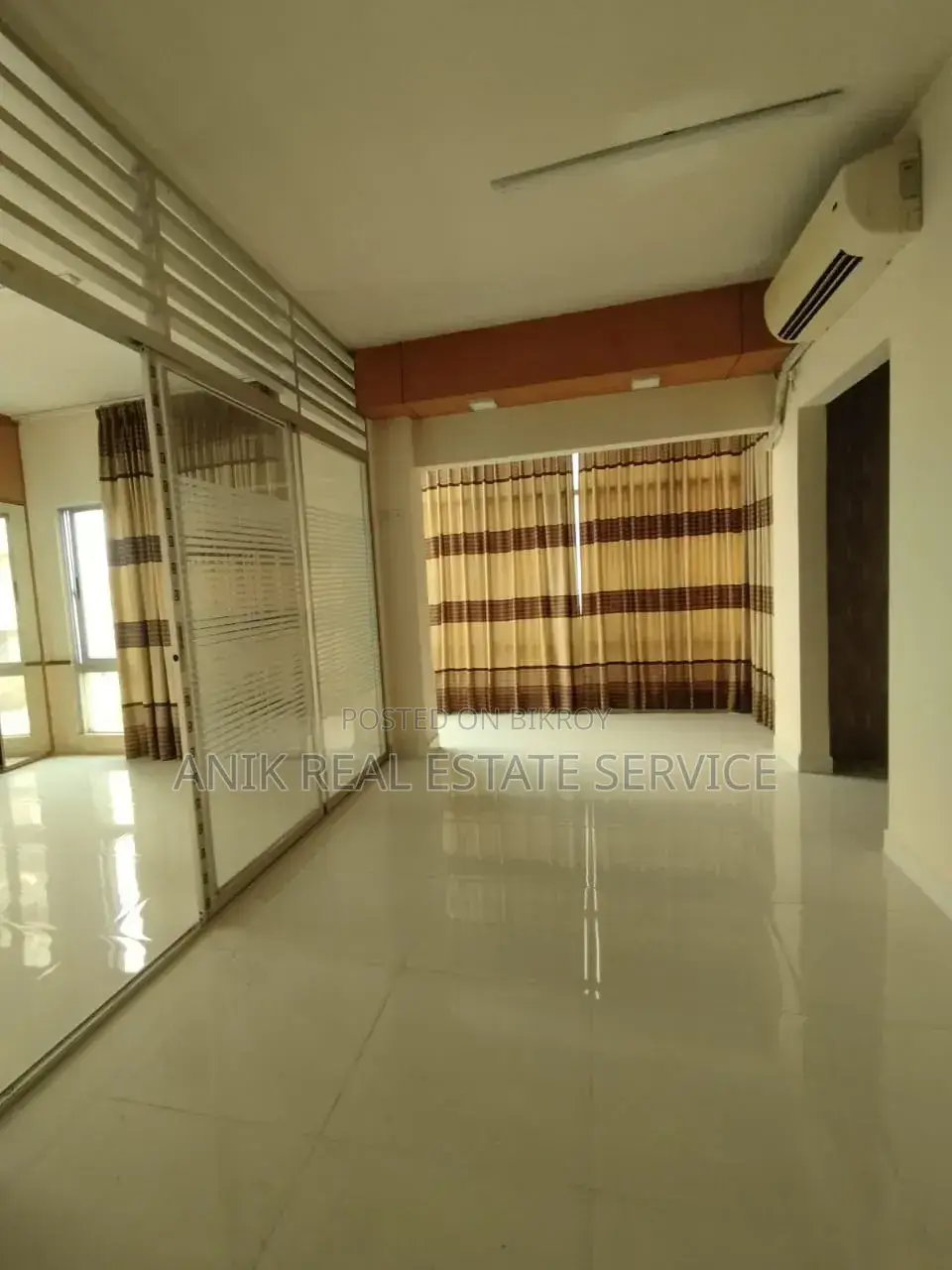 900 SFT Semi-Furnished Office Space for Rent at Gulshan in Gulshan