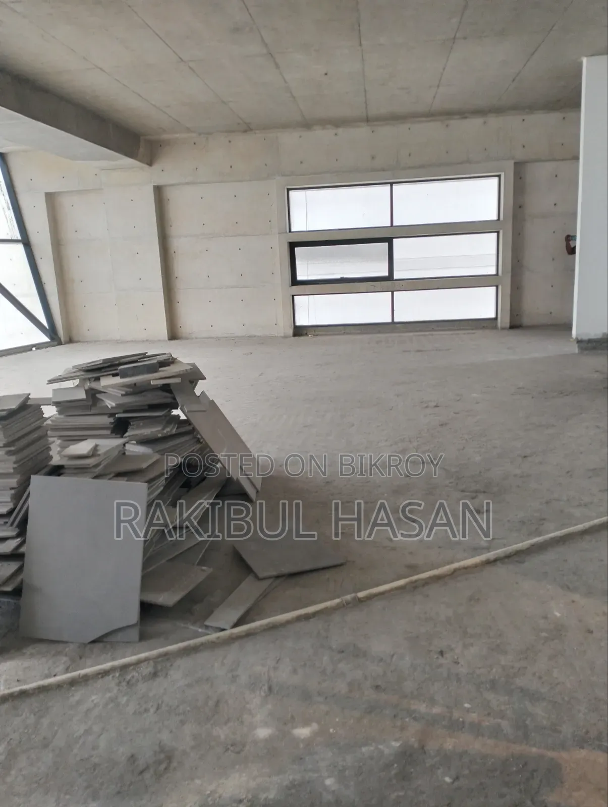 2150 SFT 2nd Floor Space Rent for Coffee Shop, Clothing Store Office in Banani